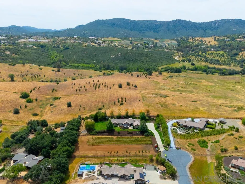 https://cdn.realtyfeed.com/cdn/127/260008318/80447e363a9d336394b12cd37b7fa425.webp