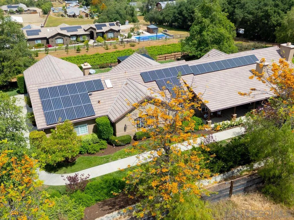 https://cdn.realtyfeed.com/cdn/127/260008318/8fc1739156201c6b7003fc4824d850fc.webp