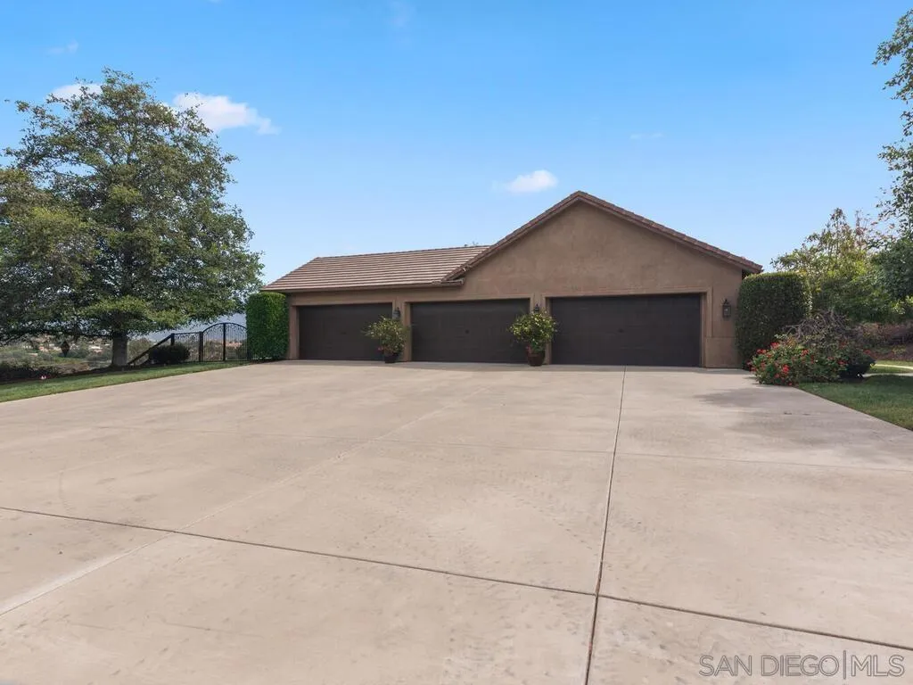 https://cdn.realtyfeed.com/cdn/127/260008318/91dbf5992509bf9daeadaa8030c5c8b2.webp