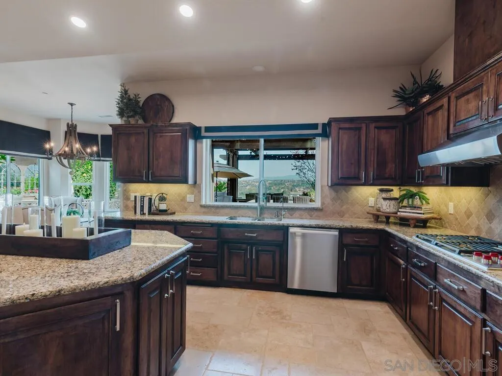 https://cdn.realtyfeed.com/cdn/127/260008318/a13d9d9282d336be635f5efac6703824.webp