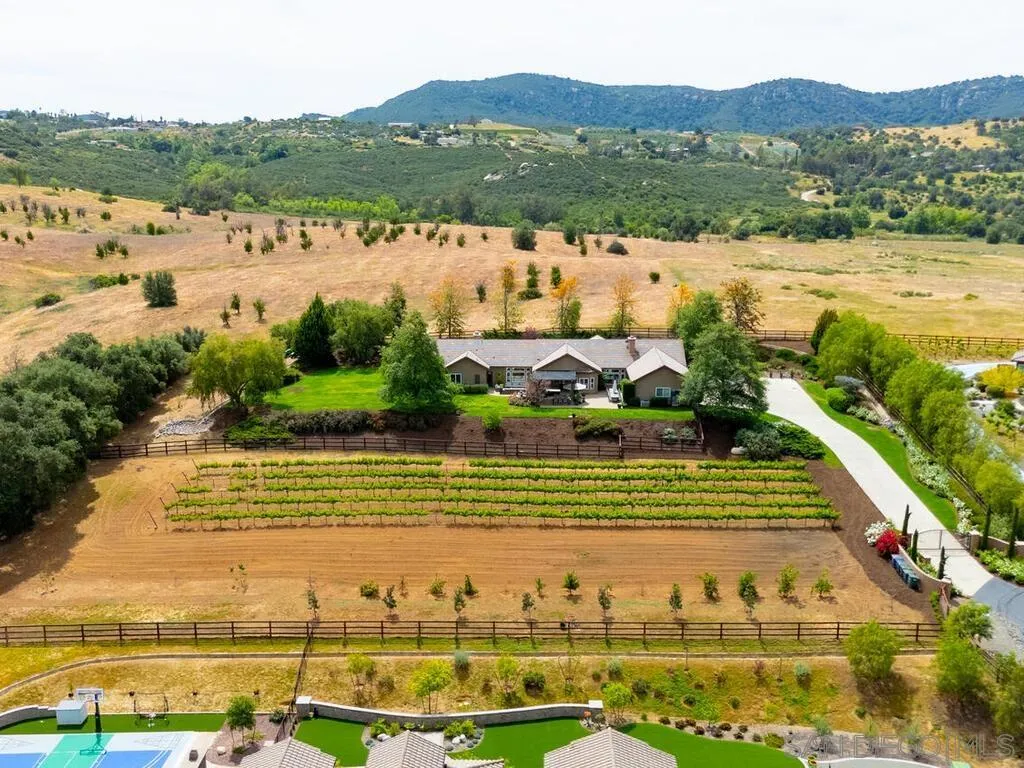 https://cdn.realtyfeed.com/cdn/127/260008318/a48cbf74bc6411588ee6d7fdbec9c29e.webp