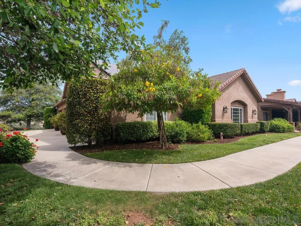 https://cdn.realtyfeed.com/cdn/127/260008318/e4fe3d1de6f649ee4508fec1b5432d71.webp