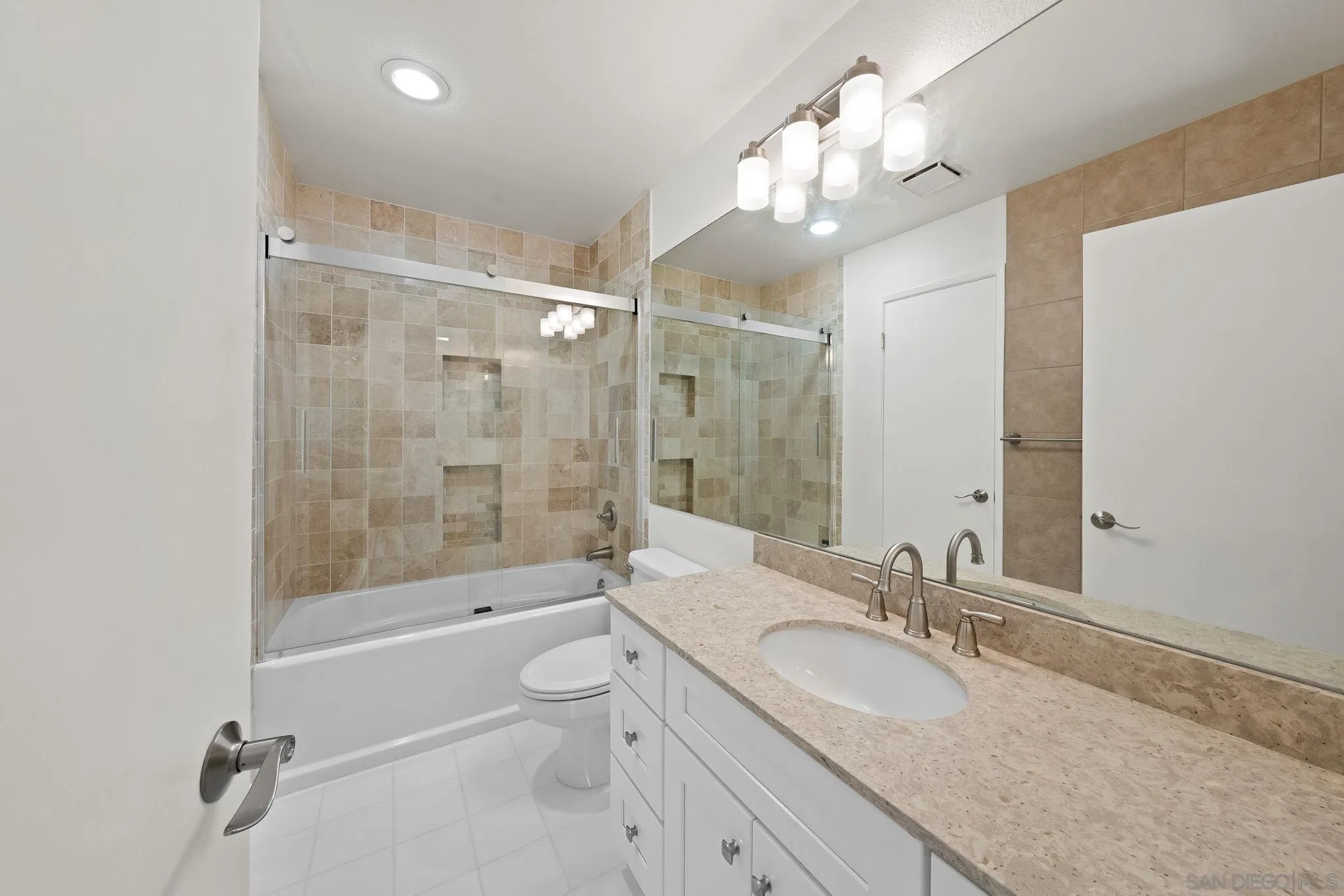 Photo #13: 260008327 Listing: Photo #13