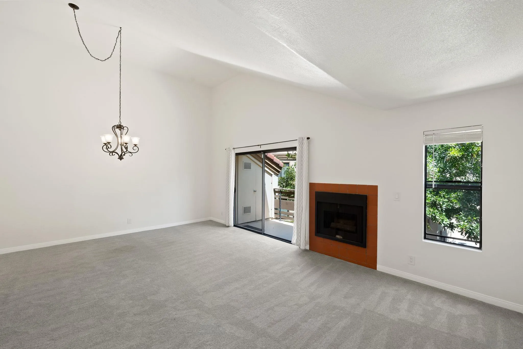 Photo #3: 260008327 Listing: Photo #3