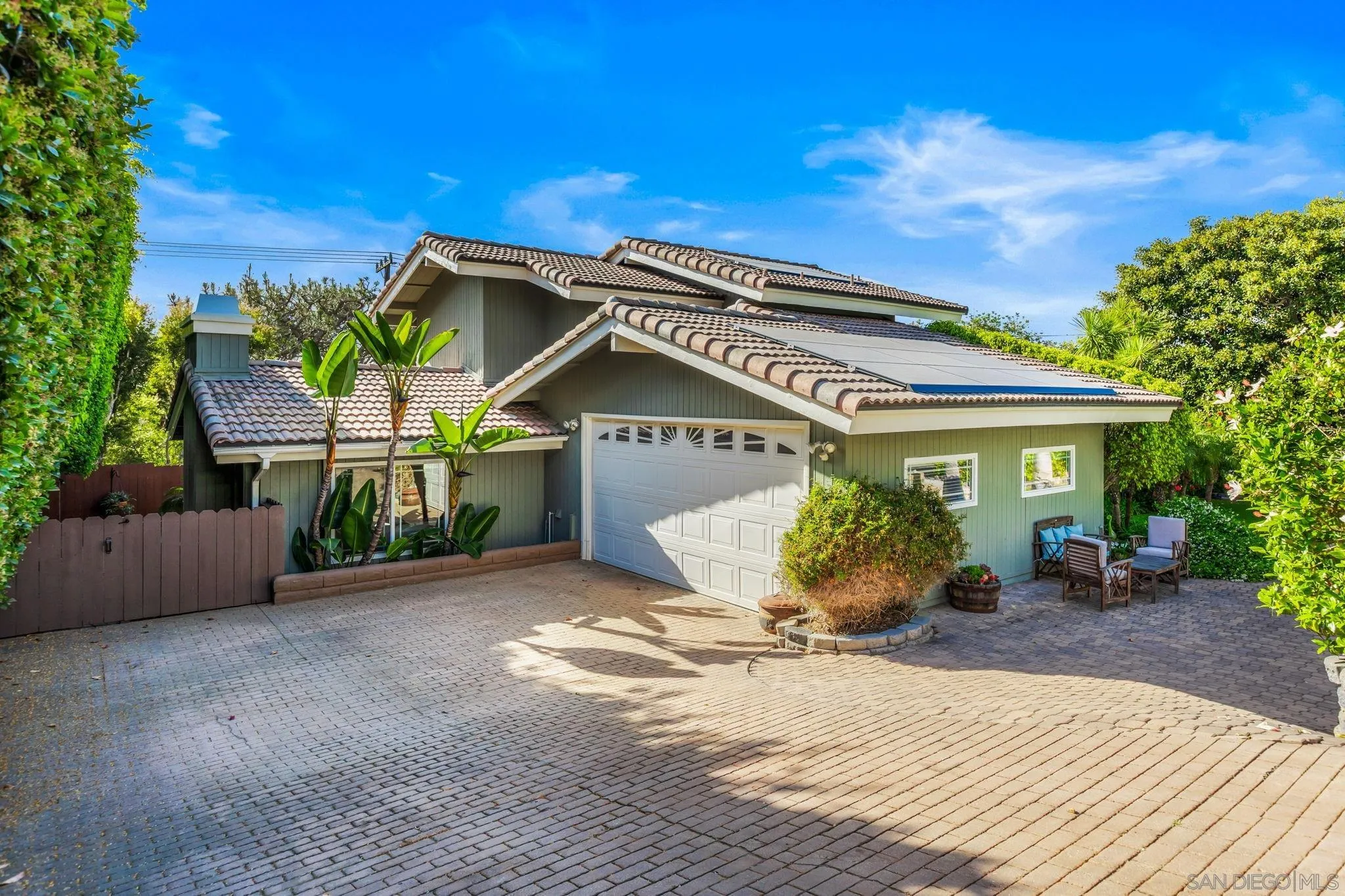 https://cdn.realtyfeed.com/cdn/127/260008329/3f35ad00c0ce861bb267f88165c2daf6.webp