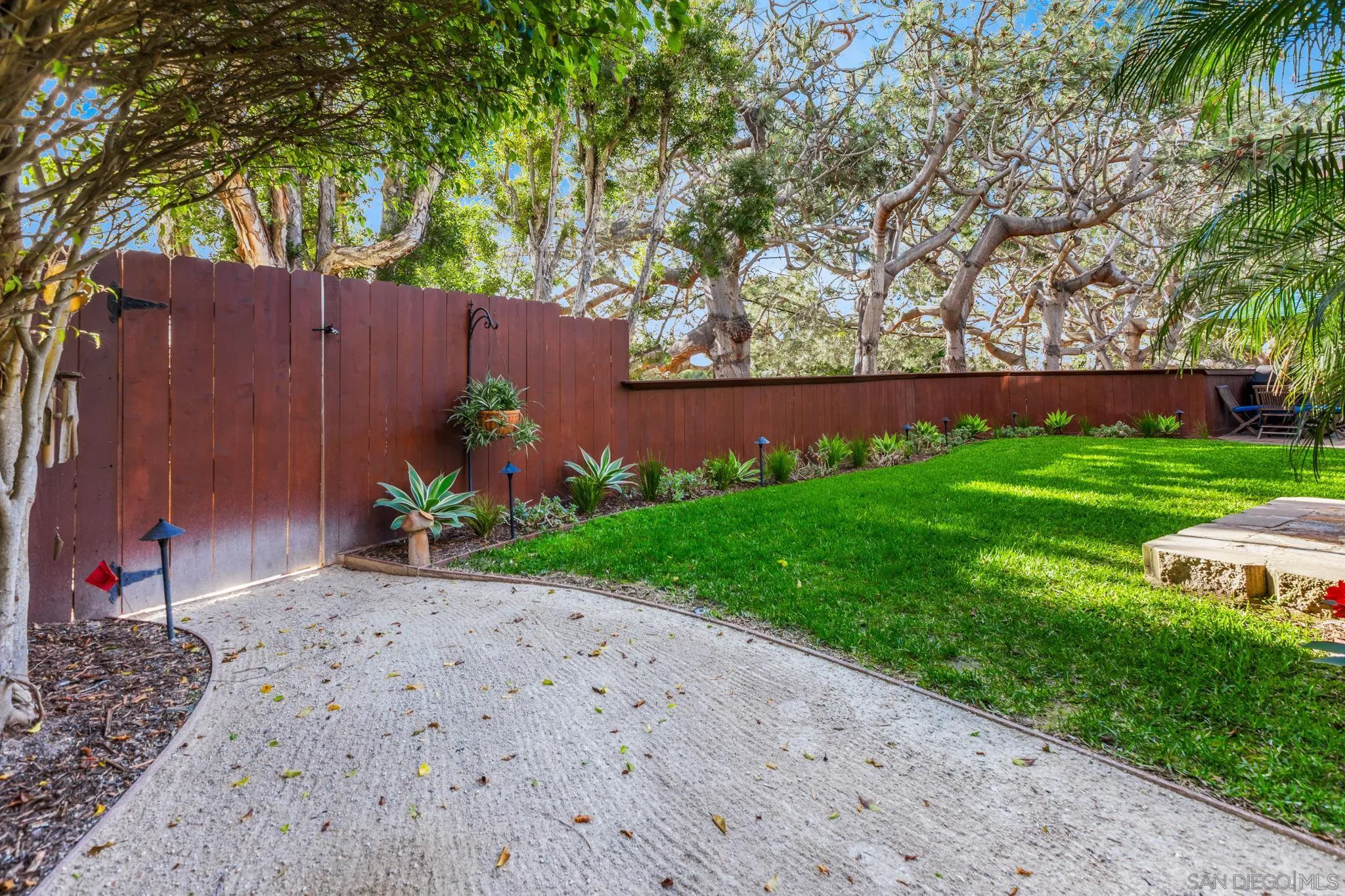 https://cdn.realtyfeed.com/cdn/127/260008329/42be43c88d2058682a401be22d12b3bd.webp