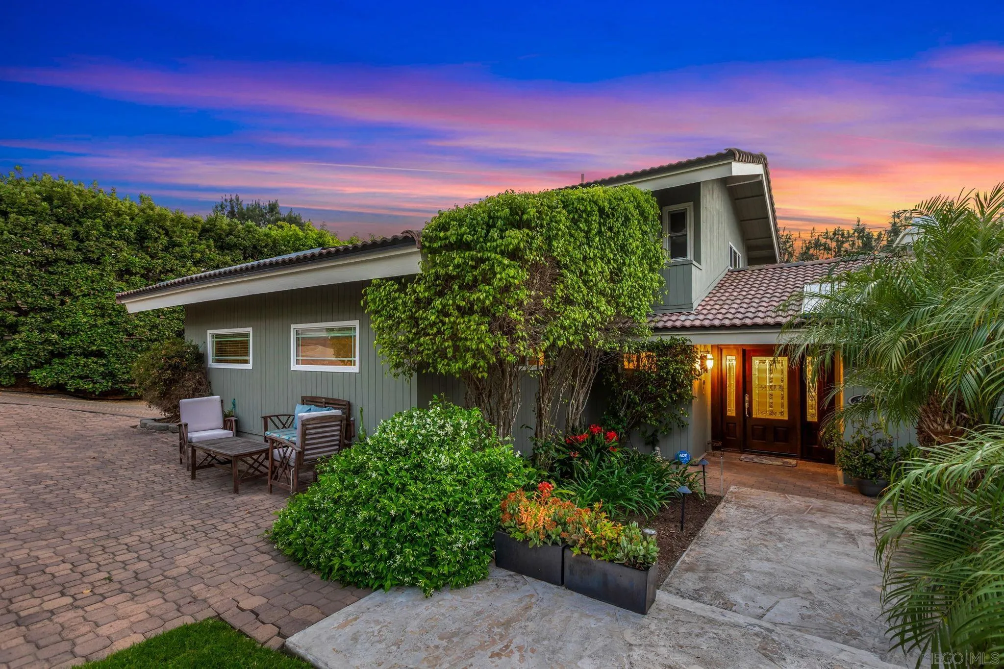 https://cdn.realtyfeed.com/cdn/127/260008329/43a047f4853d8ffe09816ace250c1f2a.webp