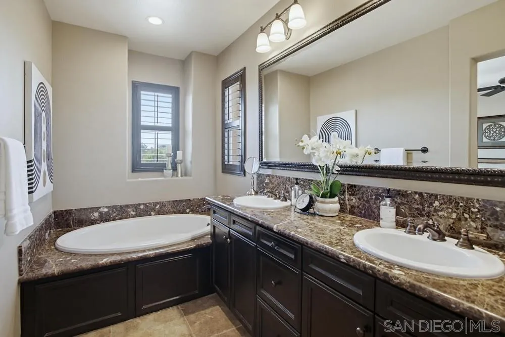 Photo #33: 260008331 Listing: Photo #33