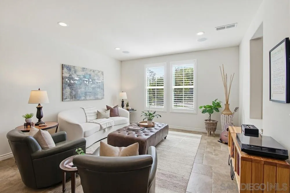 Photo #4: 260008331 Listing: Photo #4