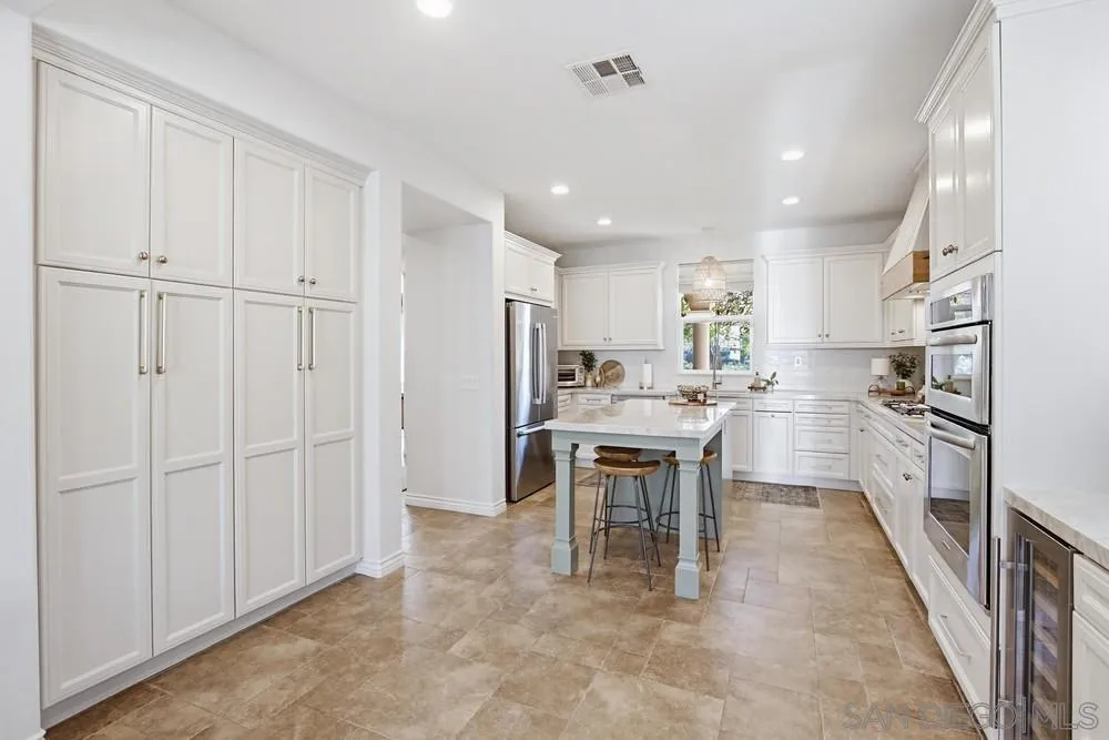 Photo #11: 260008331 Listing: Photo #11