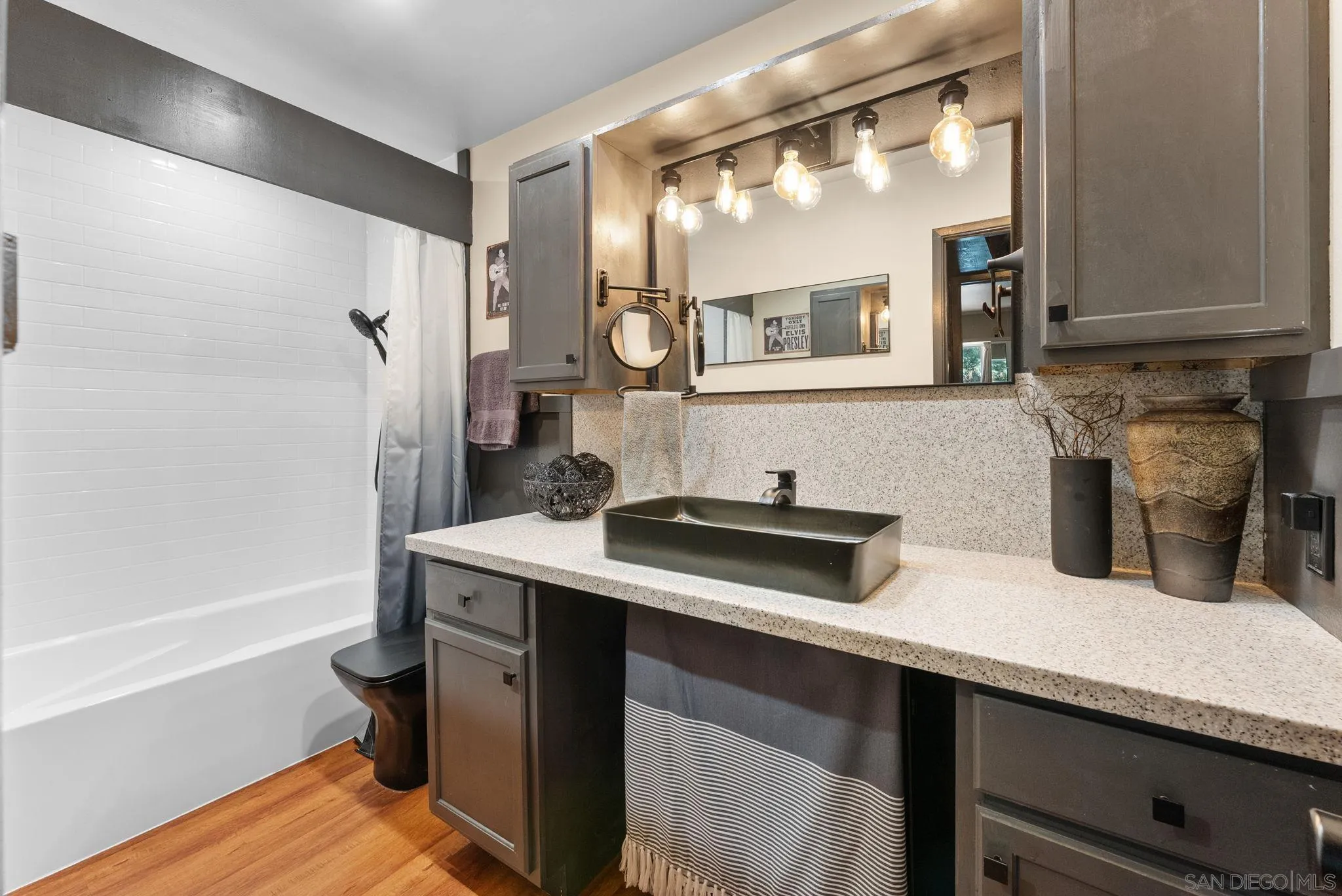 Photo #13: 260008333 Listing: Photo #13