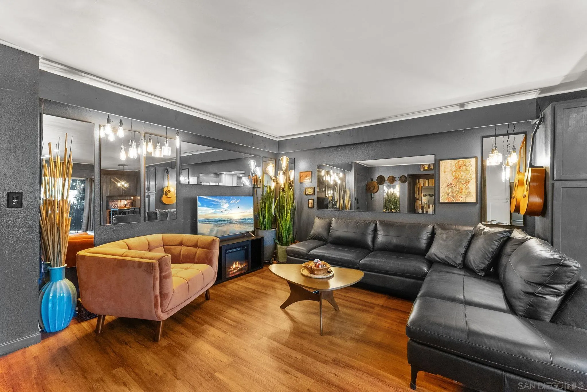 Photo #1: 260008333 Listing: Photo #1