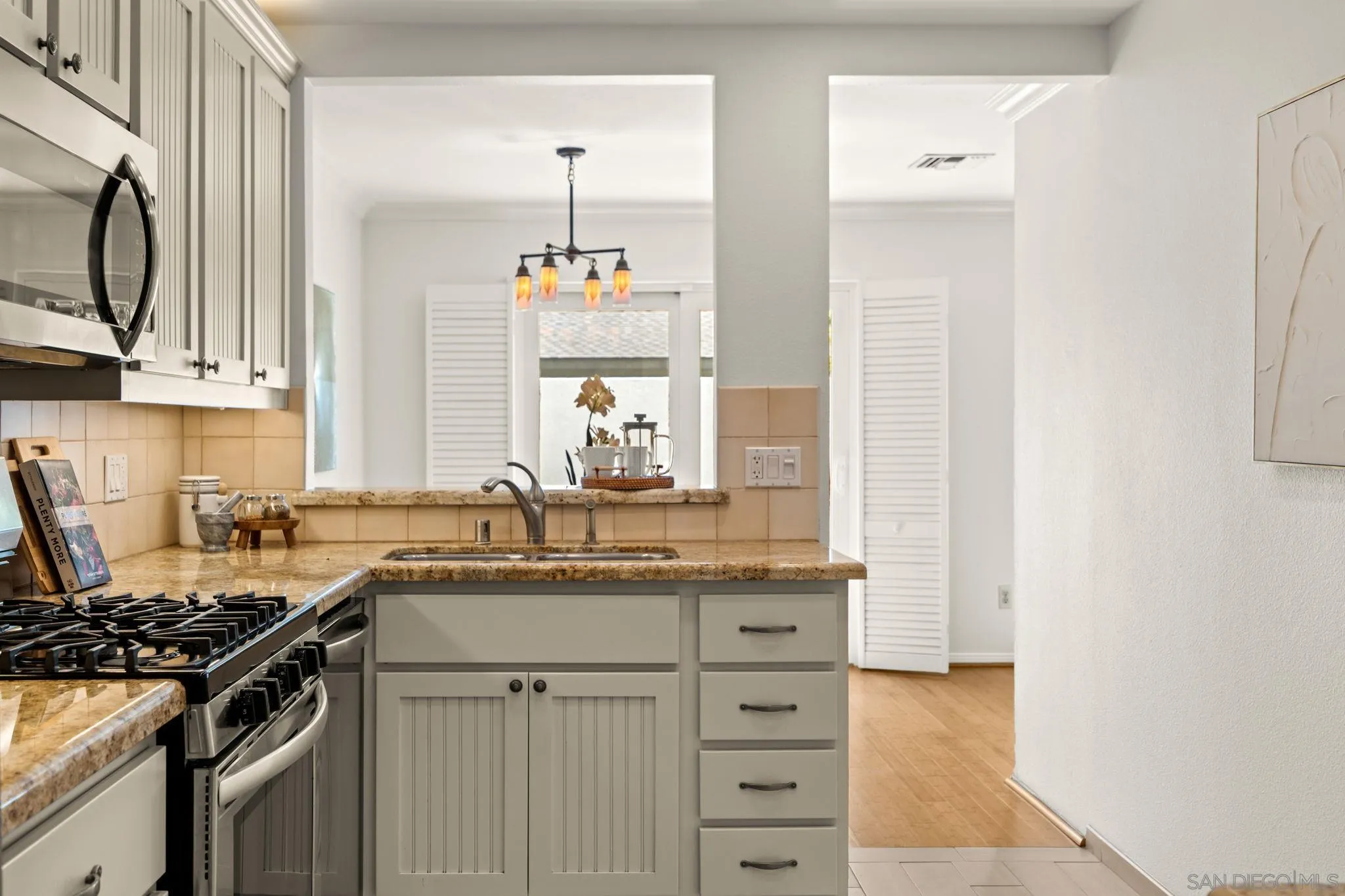 https://cdn.realtyfeed.com/cdn/127/260008334/4afc40fbec0d7935284a12363c5c7a25.webp