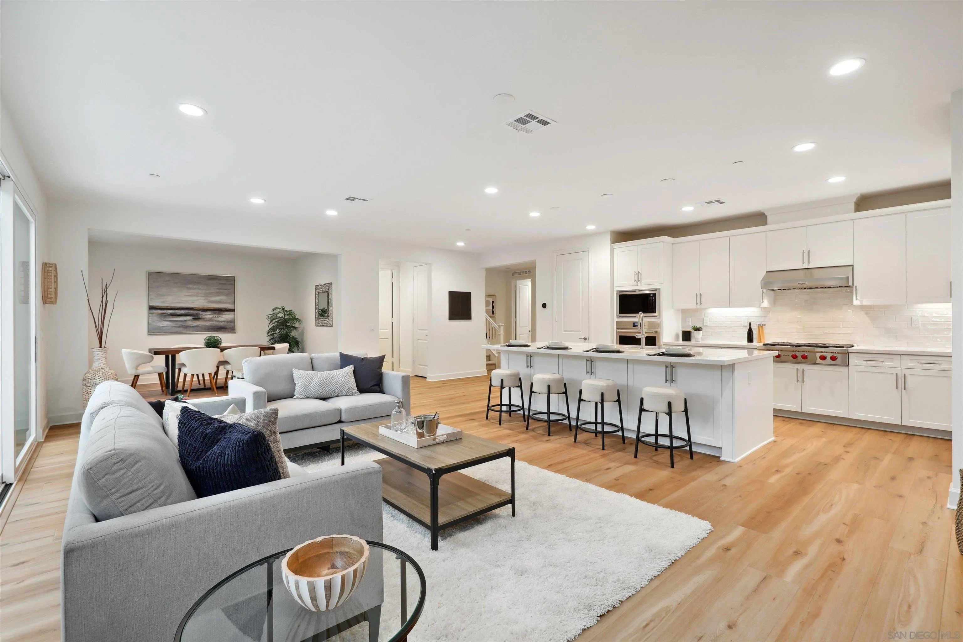 https://cdn.realtyfeed.com/cdn/127/260008335/1022fc62d9fe5b574149e925fde09c25.webp