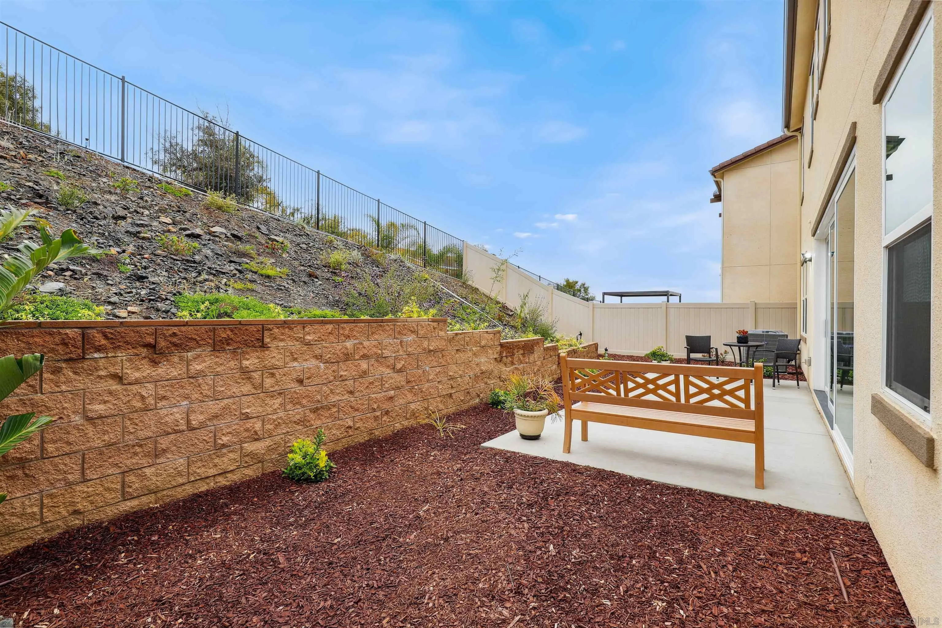 https://cdn.realtyfeed.com/cdn/127/260008335/297ae281b6475f7a9fd6dceda55c7cdd.webp