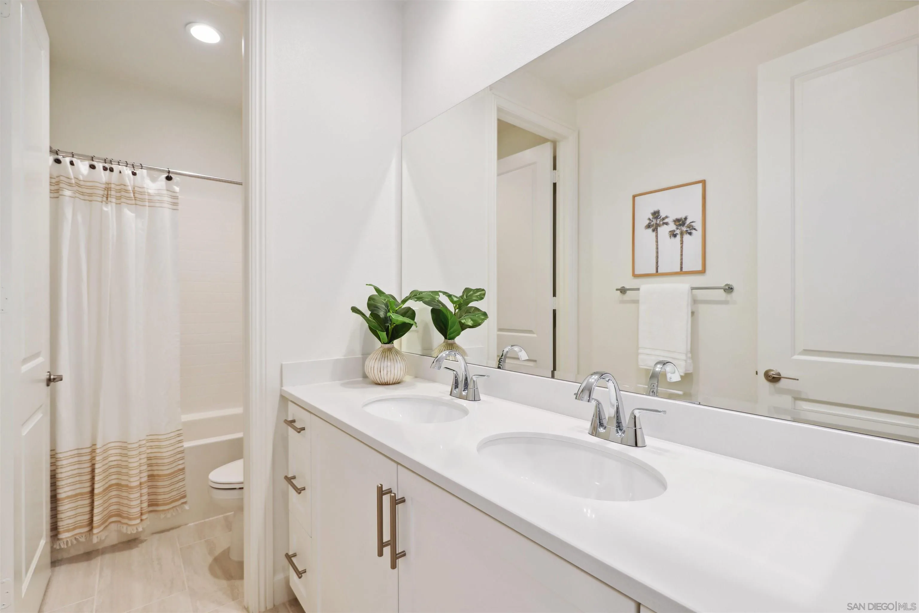 https://cdn.realtyfeed.com/cdn/127/260008335/50598242decc601f7c4fc6de83f5a8e6.webp