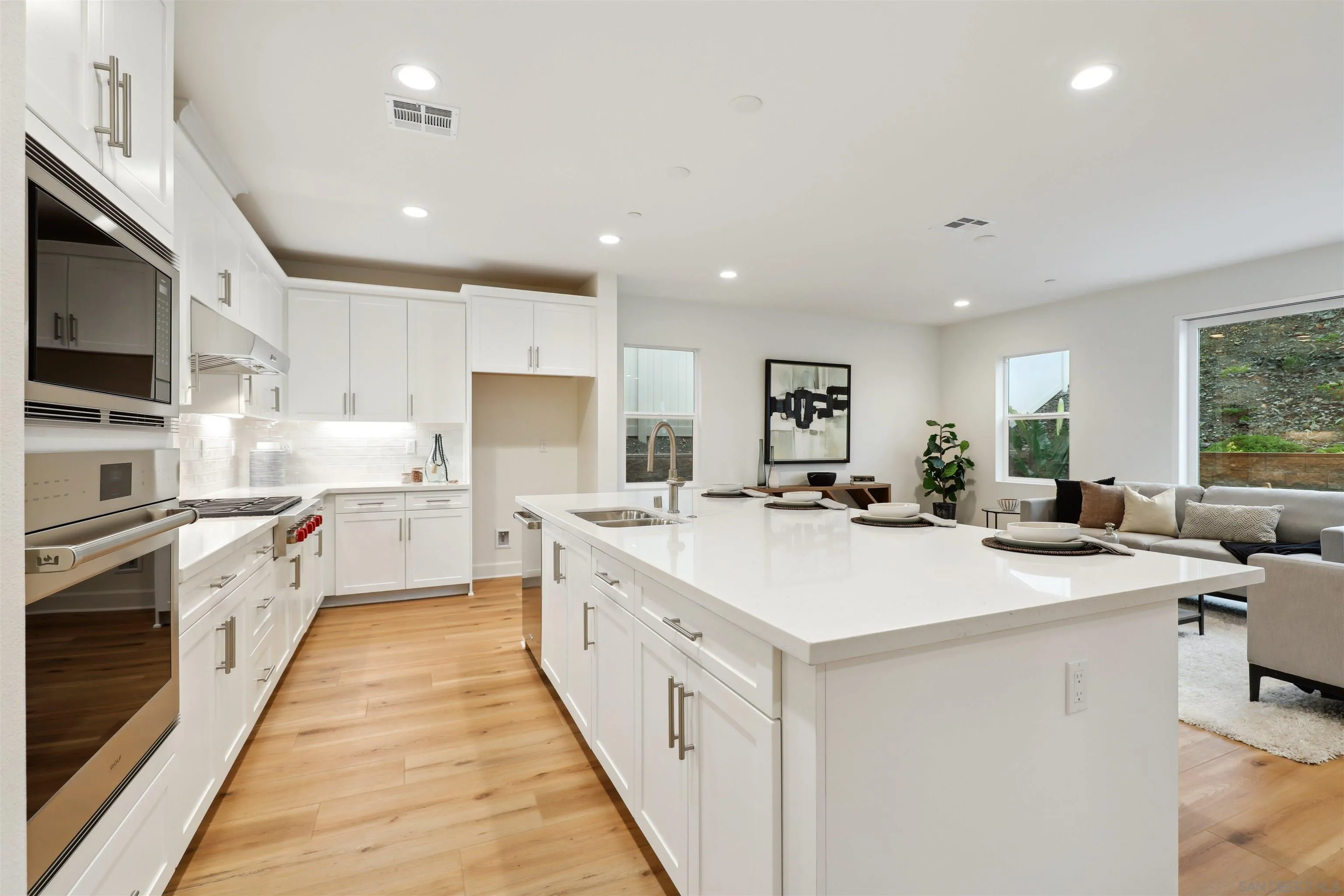 https://cdn.realtyfeed.com/cdn/127/260008335/63ee92beaa08cb7a0d9d5865b10b0272.webp