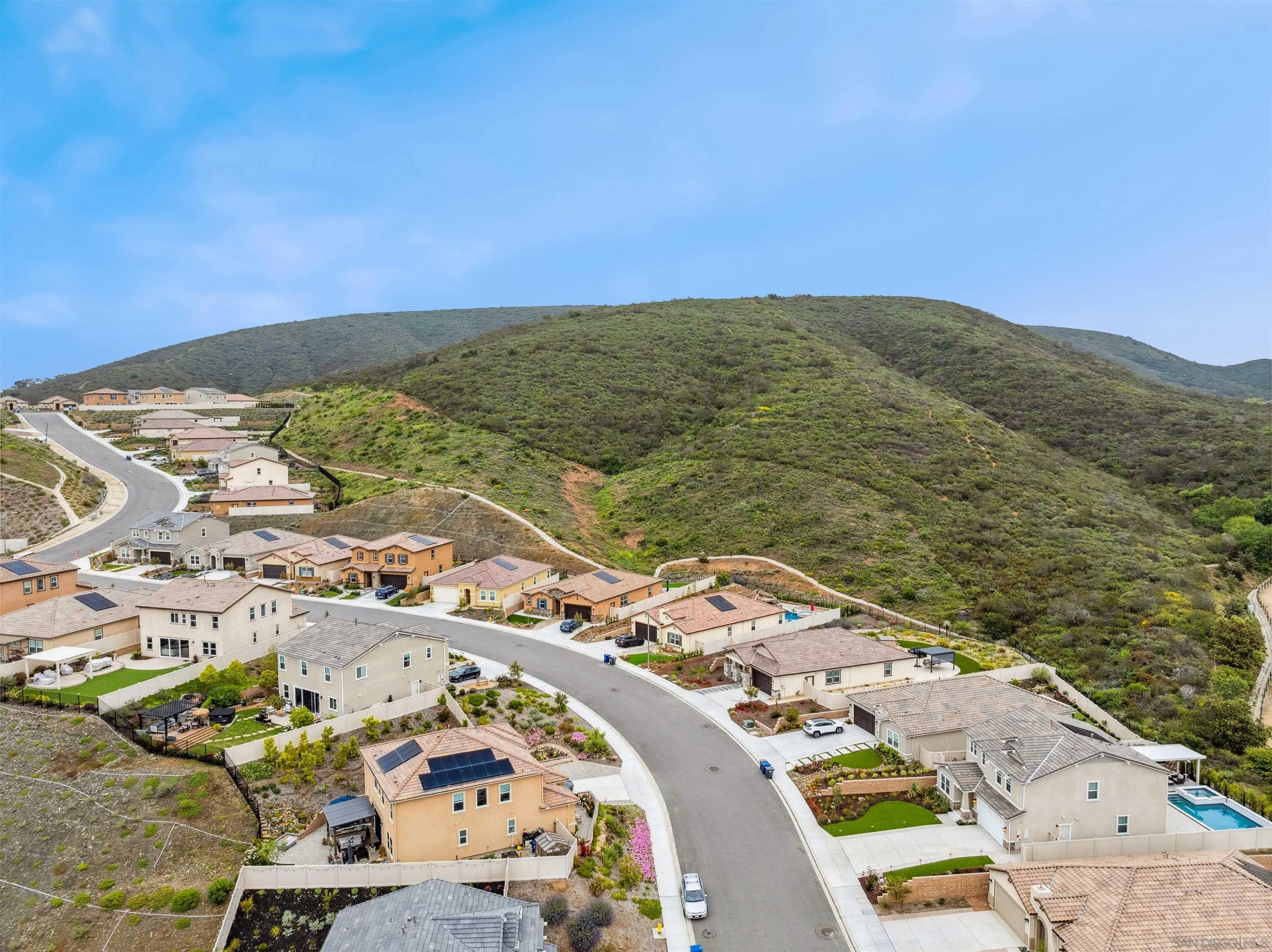 https://cdn.realtyfeed.com/cdn/127/260008335/b74994329a13e1602158be855b5486bb.webp