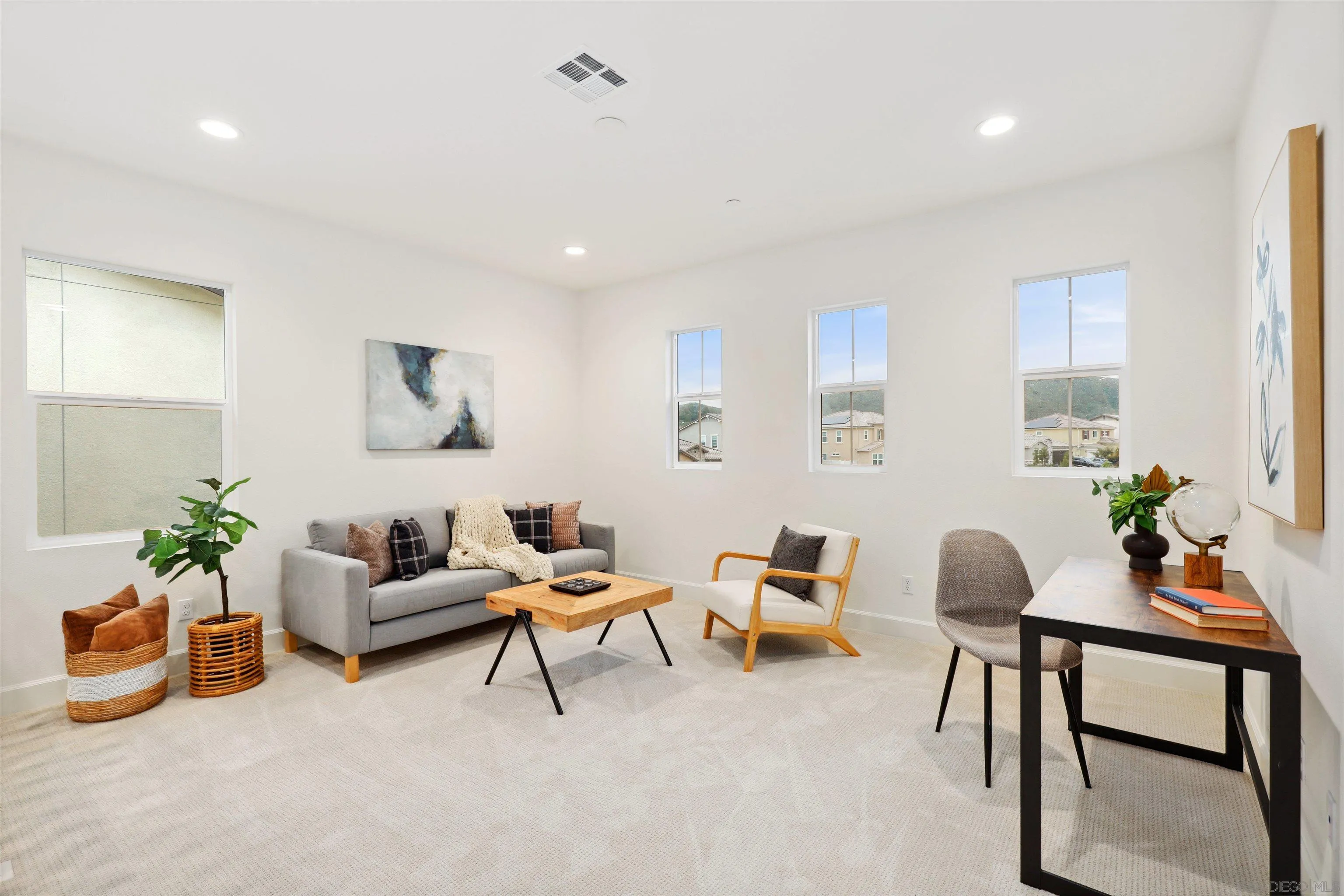 https://cdn.realtyfeed.com/cdn/127/260008335/c7a8ceff04d620ed20888c52ac5cdc03.webp