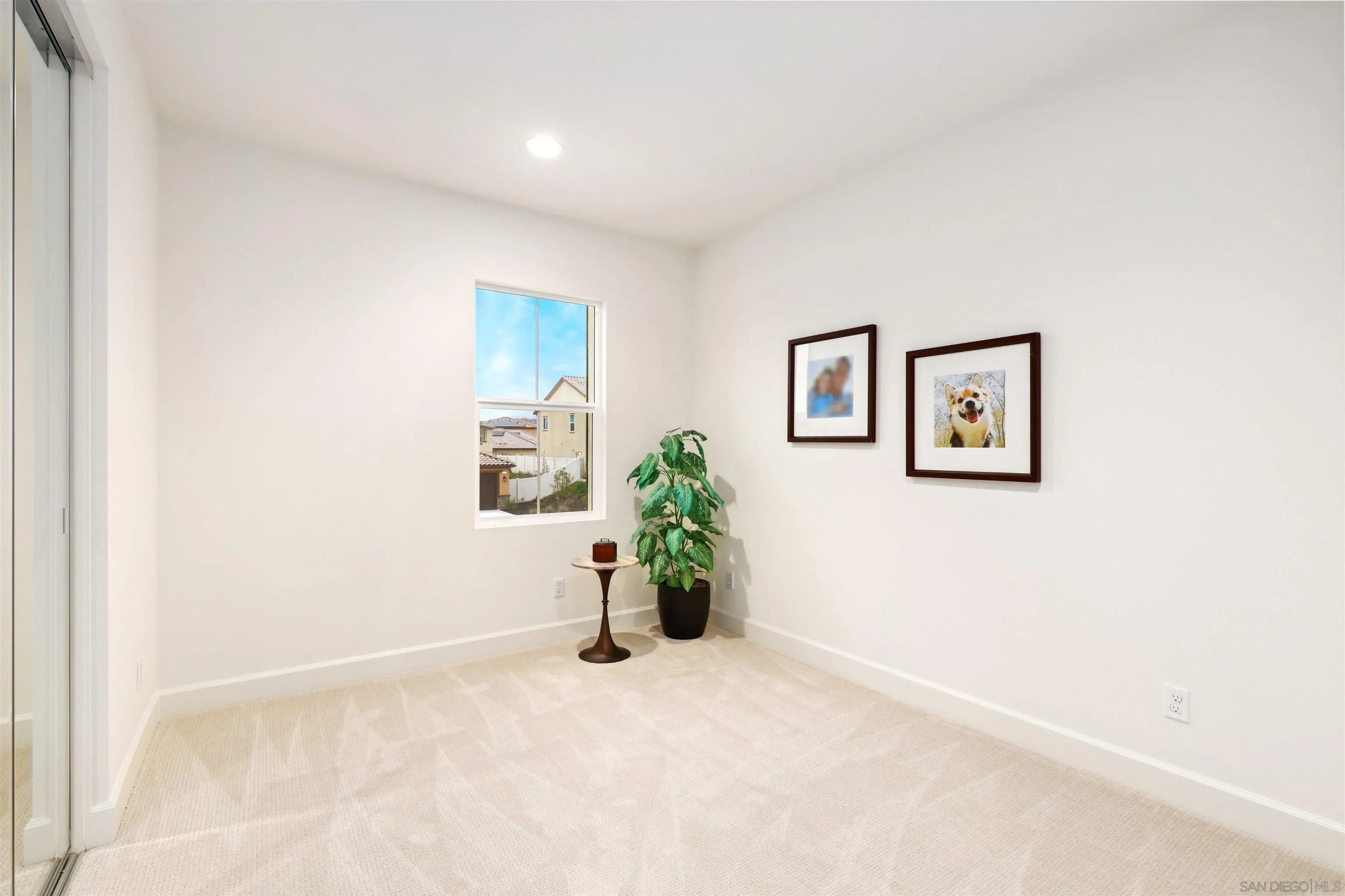 https://cdn.realtyfeed.com/cdn/127/260008335/d768178bd00cf955ee799606ce8399c6.webp