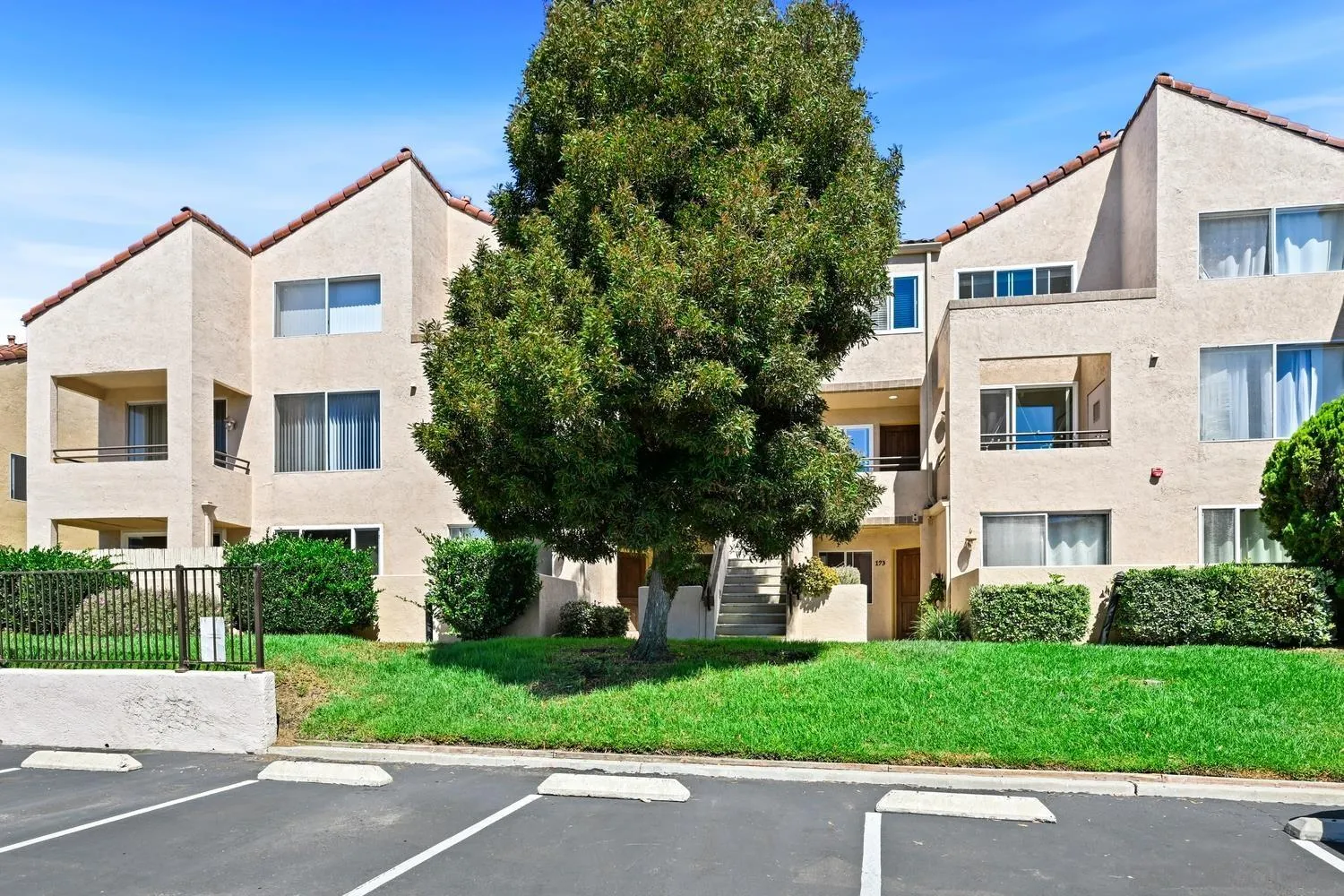 https://cdn.realtyfeed.com/cdn/127/260008336/a8334729f58f0ca39d16328e96fb6af7.webp