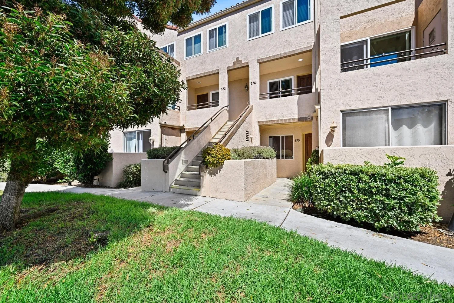 https://cdn.realtyfeed.com/cdn/127/260008336/adf5f358c7aa6a0d8fd262f788a46424.webp