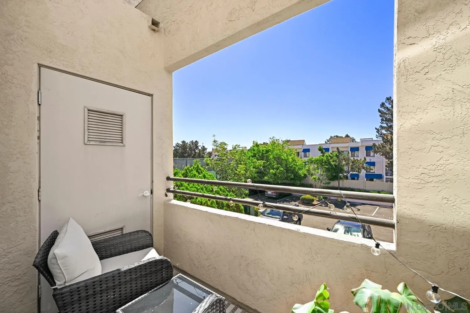https://cdn.realtyfeed.com/cdn/127/260008336/b186b25944fb9189b8ac38490be571cf.webp