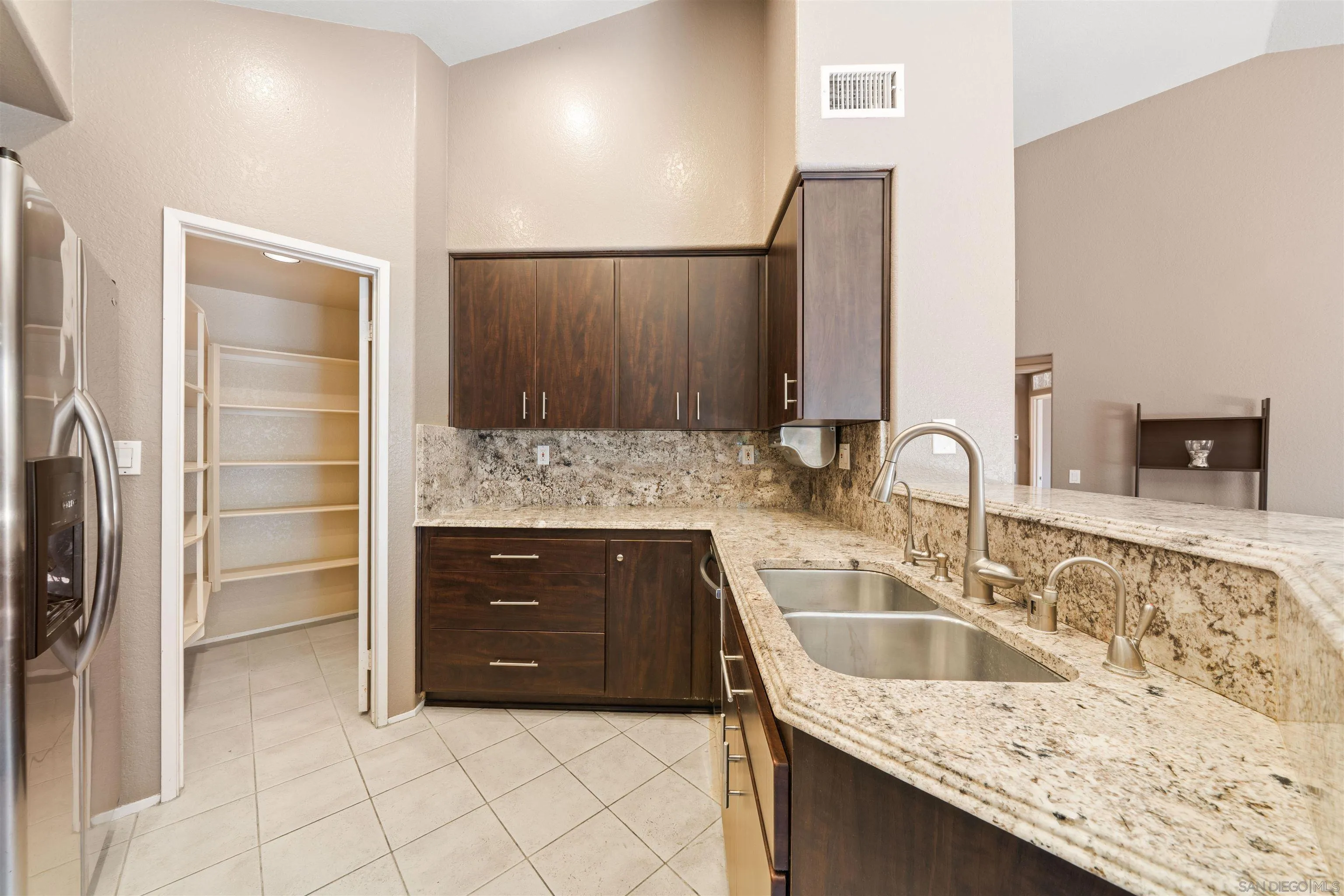 Photo #11: 260008337 Listing: Photo #11
