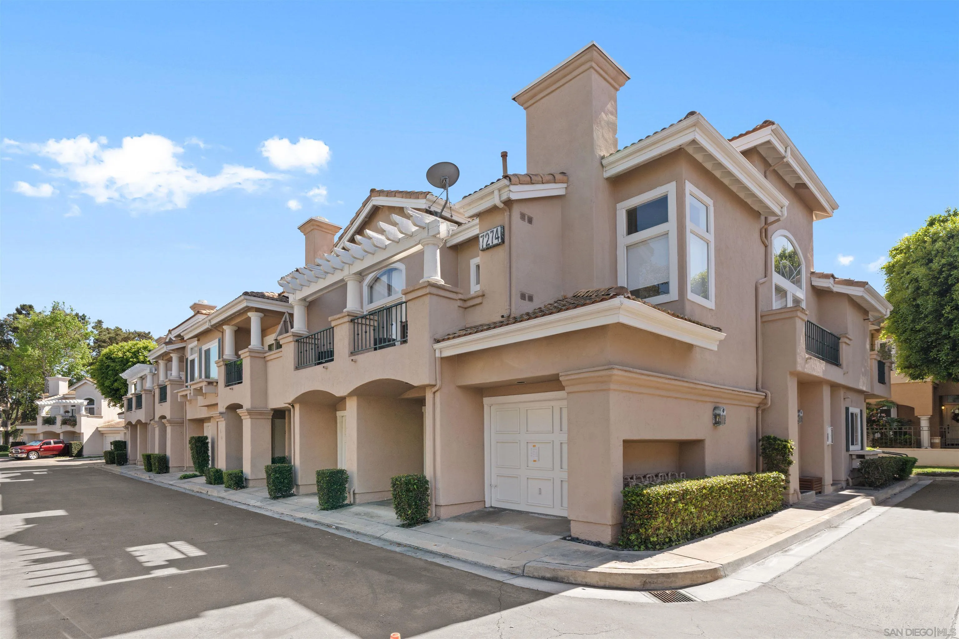 Photo #1: 260008337 Listing: Photo #1