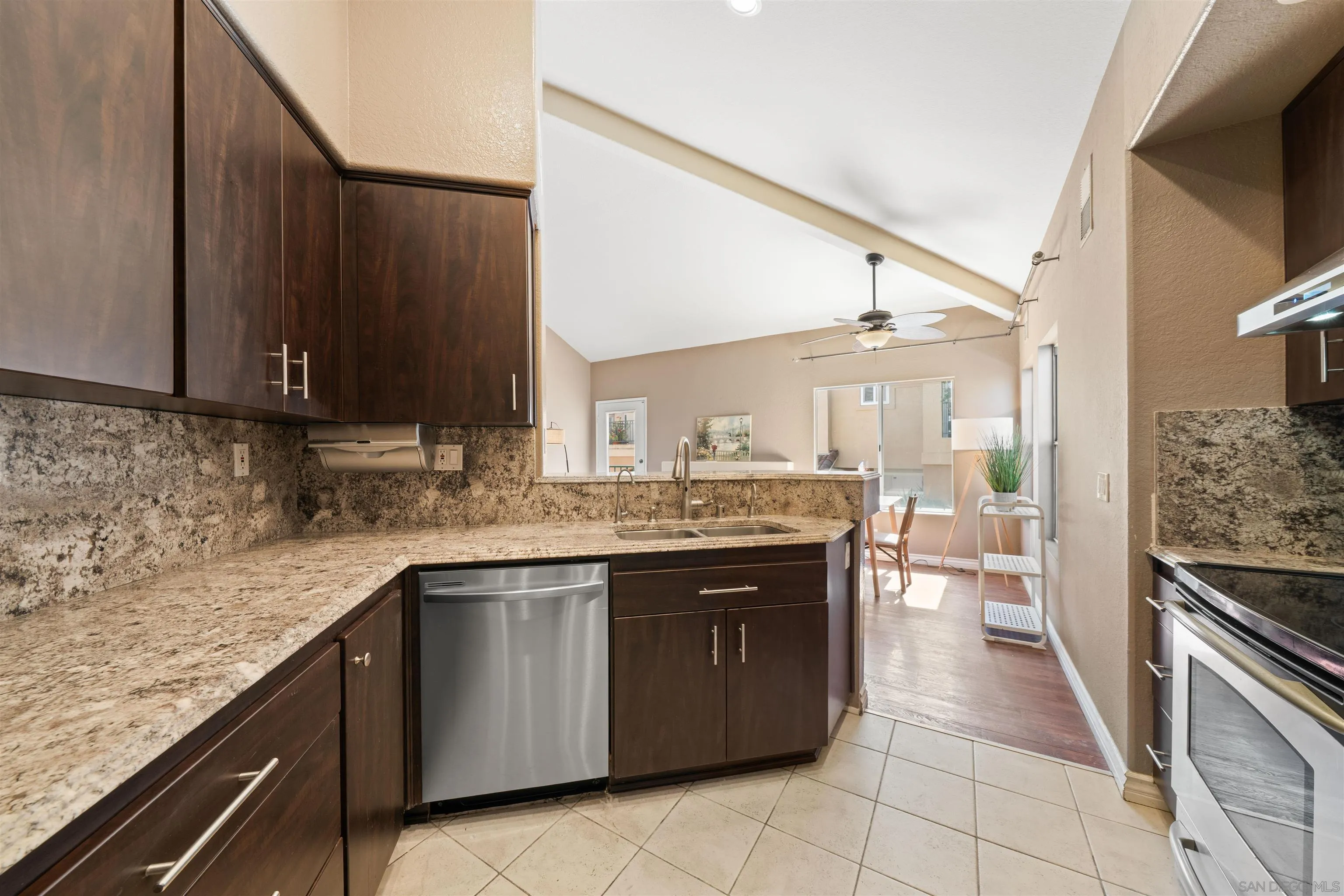 Photo #12: 260008337 Listing: Photo #12