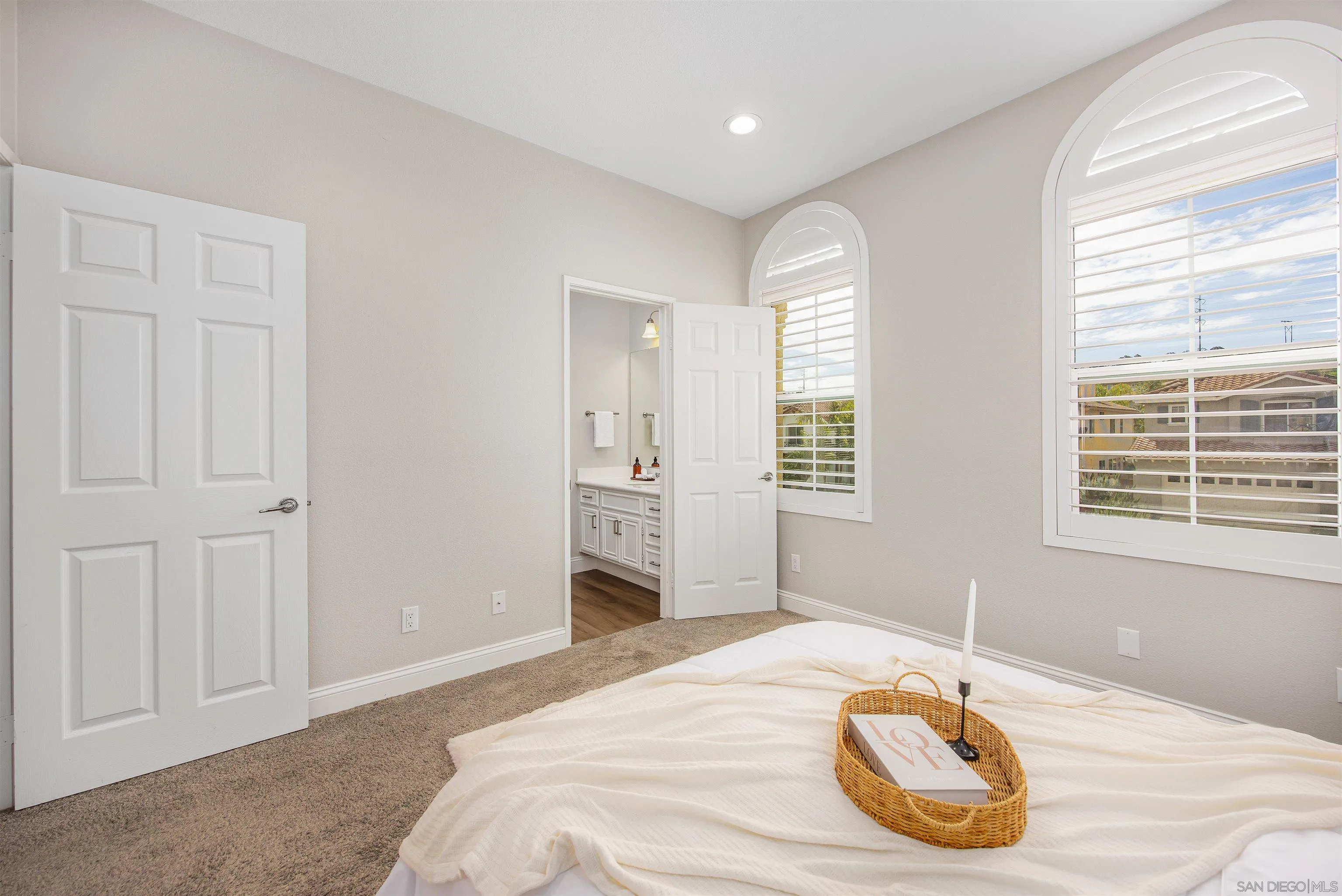 https://cdn.realtyfeed.com/cdn/127/260008344/4a680df952b41f0618a1fe1fa7704c1f.webp