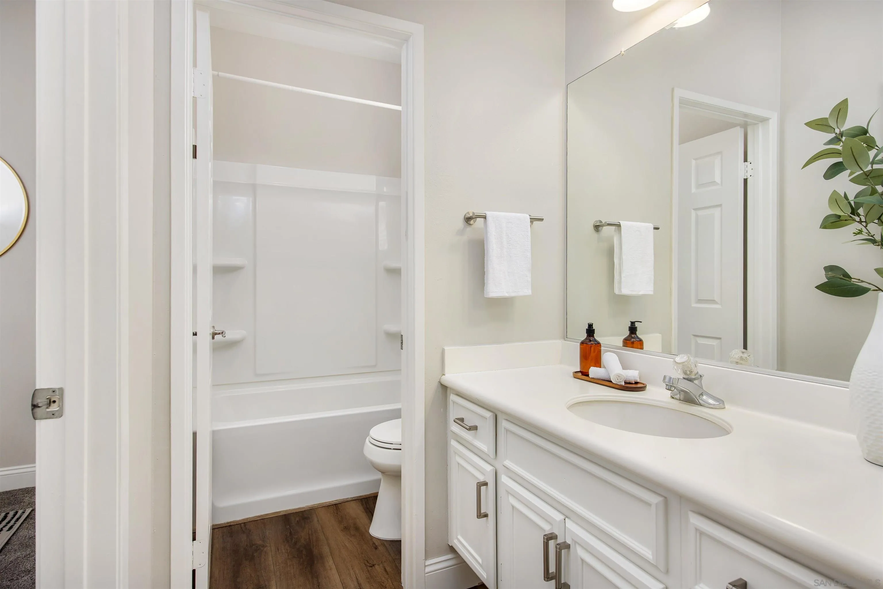 https://cdn.realtyfeed.com/cdn/127/260008344/682ac42e8a15718618b9bbed48ce6e3a.webp