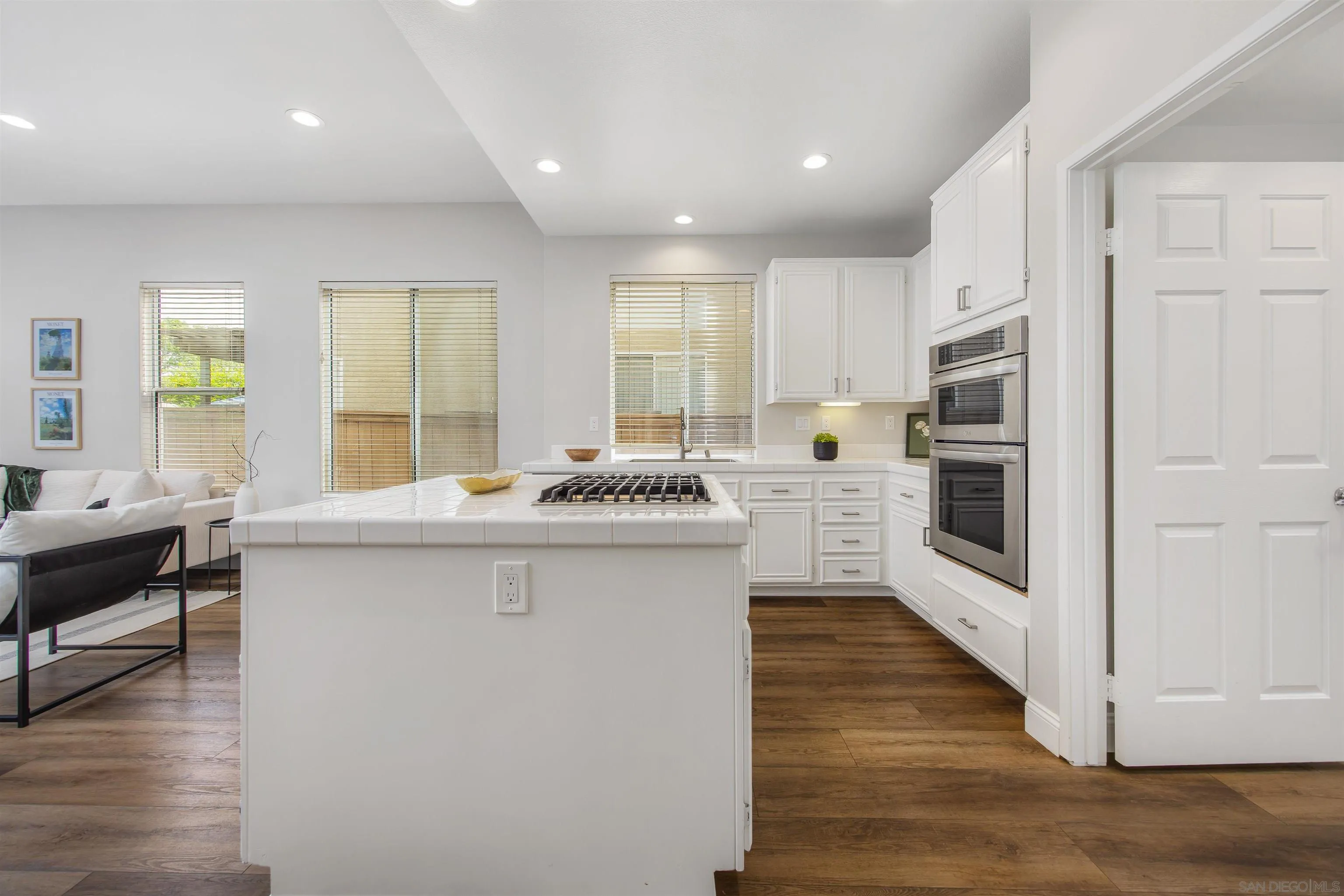 https://cdn.realtyfeed.com/cdn/127/260008344/7b1d4c571c14e9407f33be5dc96f29d2.webp