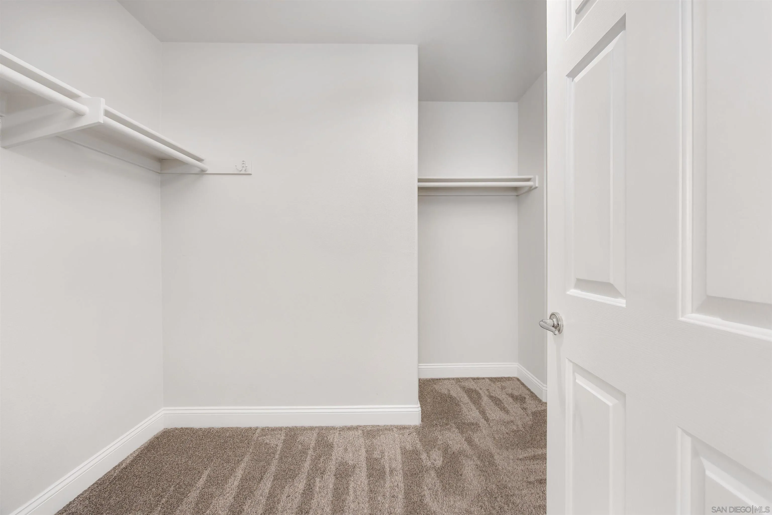 https://cdn.realtyfeed.com/cdn/127/260008344/a1d95d1888b73f815913fab67a9c8bf3.webp