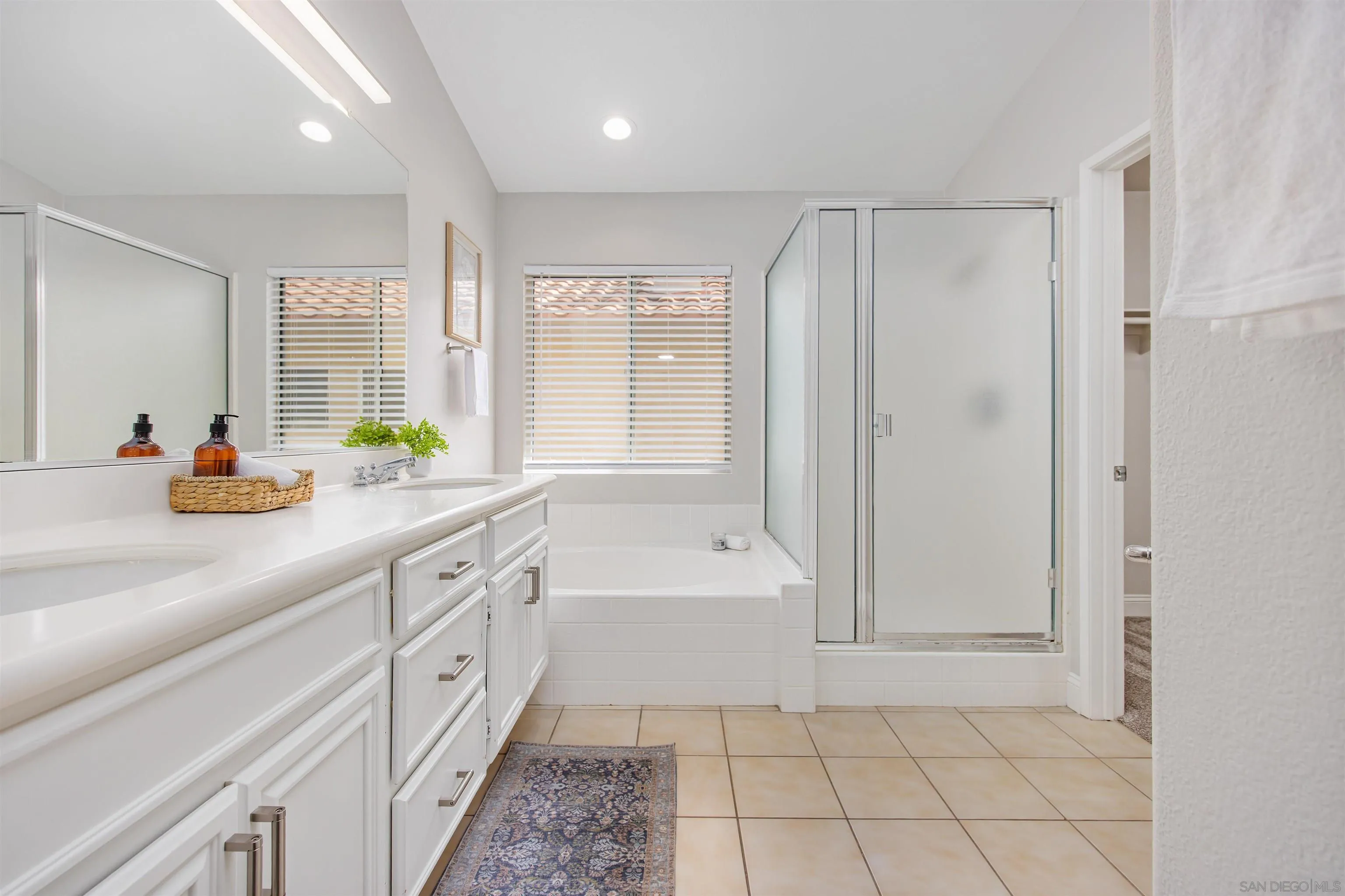 https://cdn.realtyfeed.com/cdn/127/260008344/b6c58aaf7107c7e3f6dce90c488dbdc7.webp