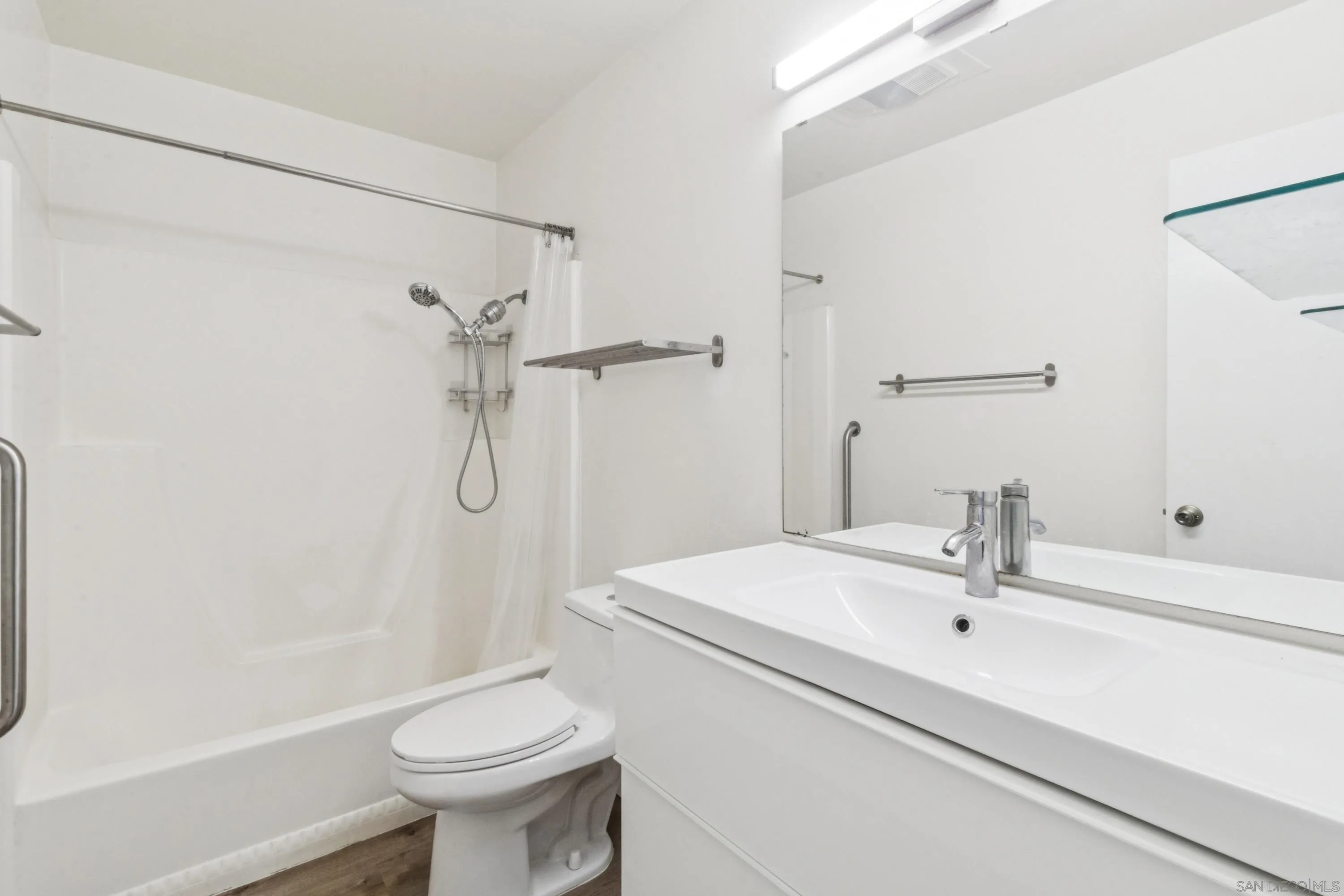 Photo #12: 260008347 Listing: Photo #12