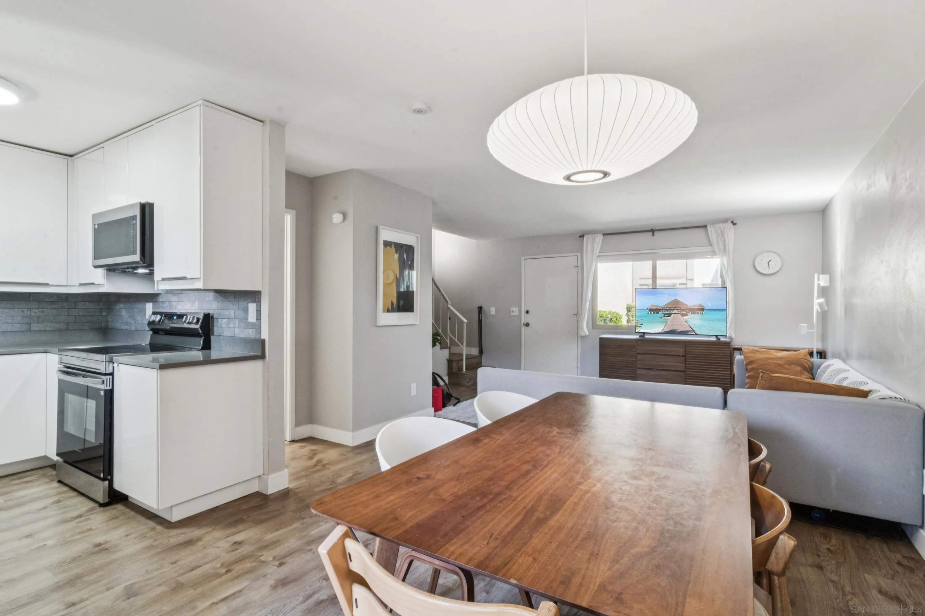 Photo #3: 260008347 Listing: Photo #3