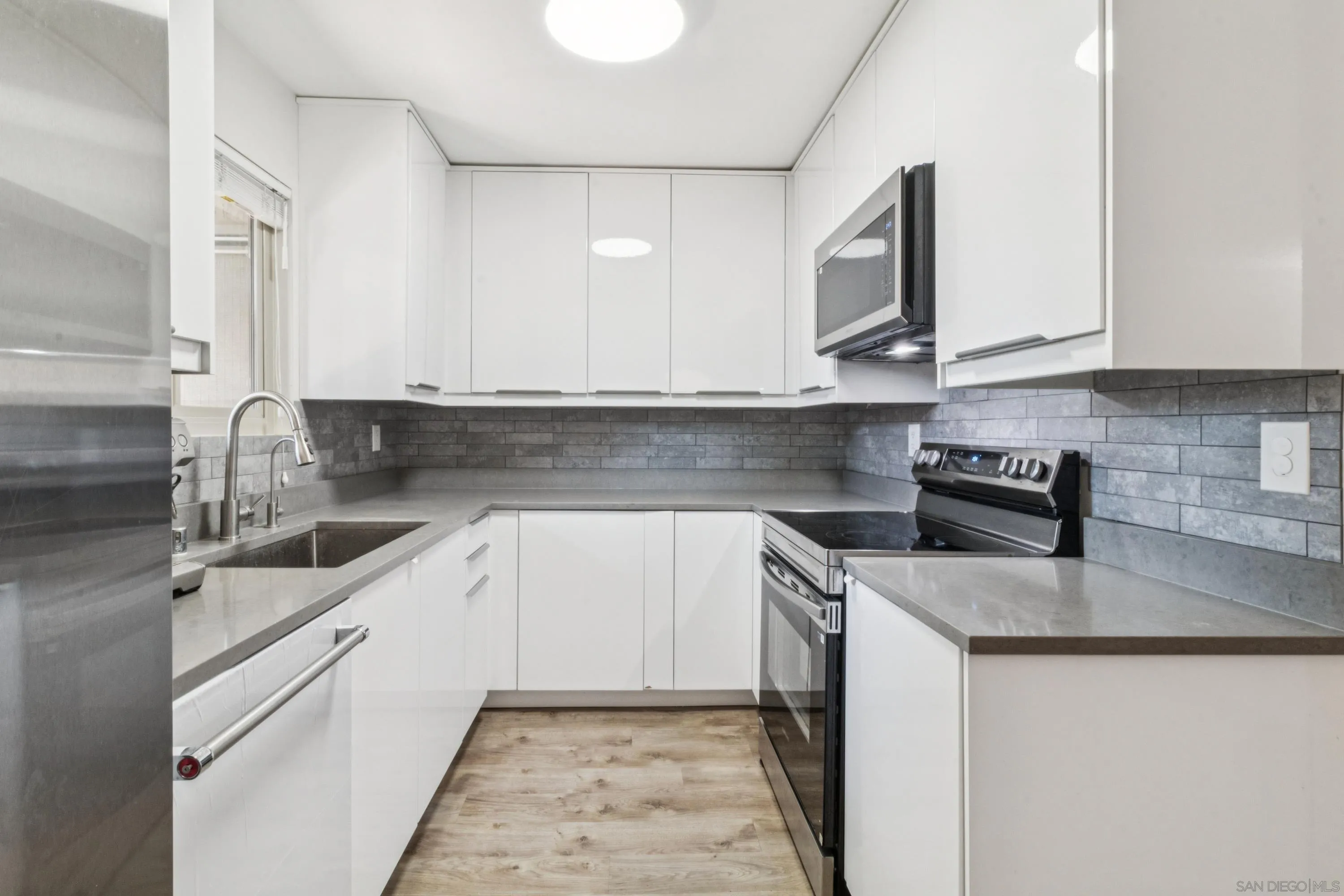 Photo #6: 260008347 Listing: Photo #6