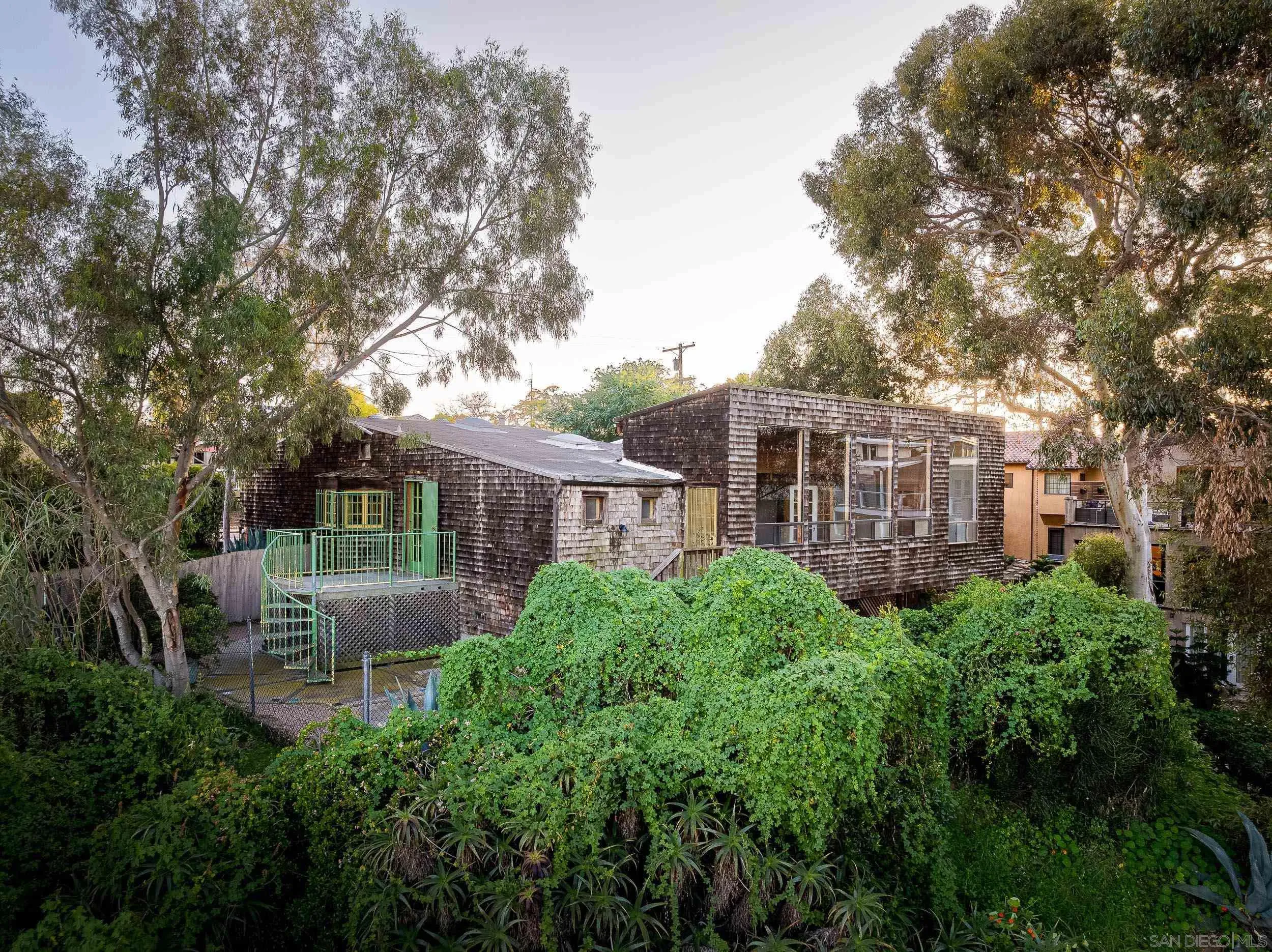 7841 El Cajon Blvd, La Mesa, CA, 91942