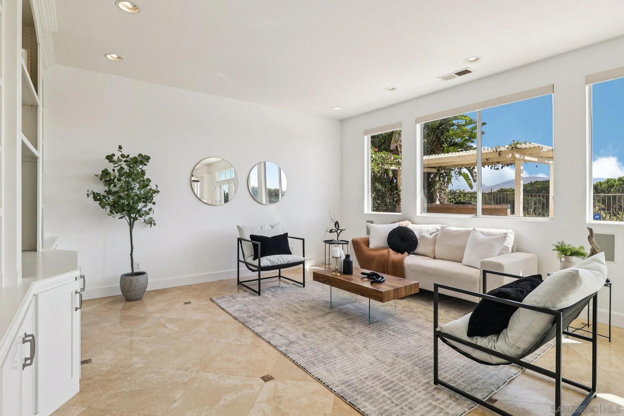 https://cdn.realtyfeed.com/cdn/127/260008350/7f700197da30ae78d955044a8df46183.webp