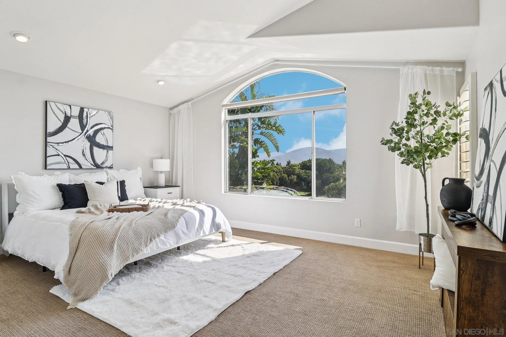 https://cdn.realtyfeed.com/cdn/127/260008350/93031ff5cf5552a6bc8e0961f4d2786f.webp