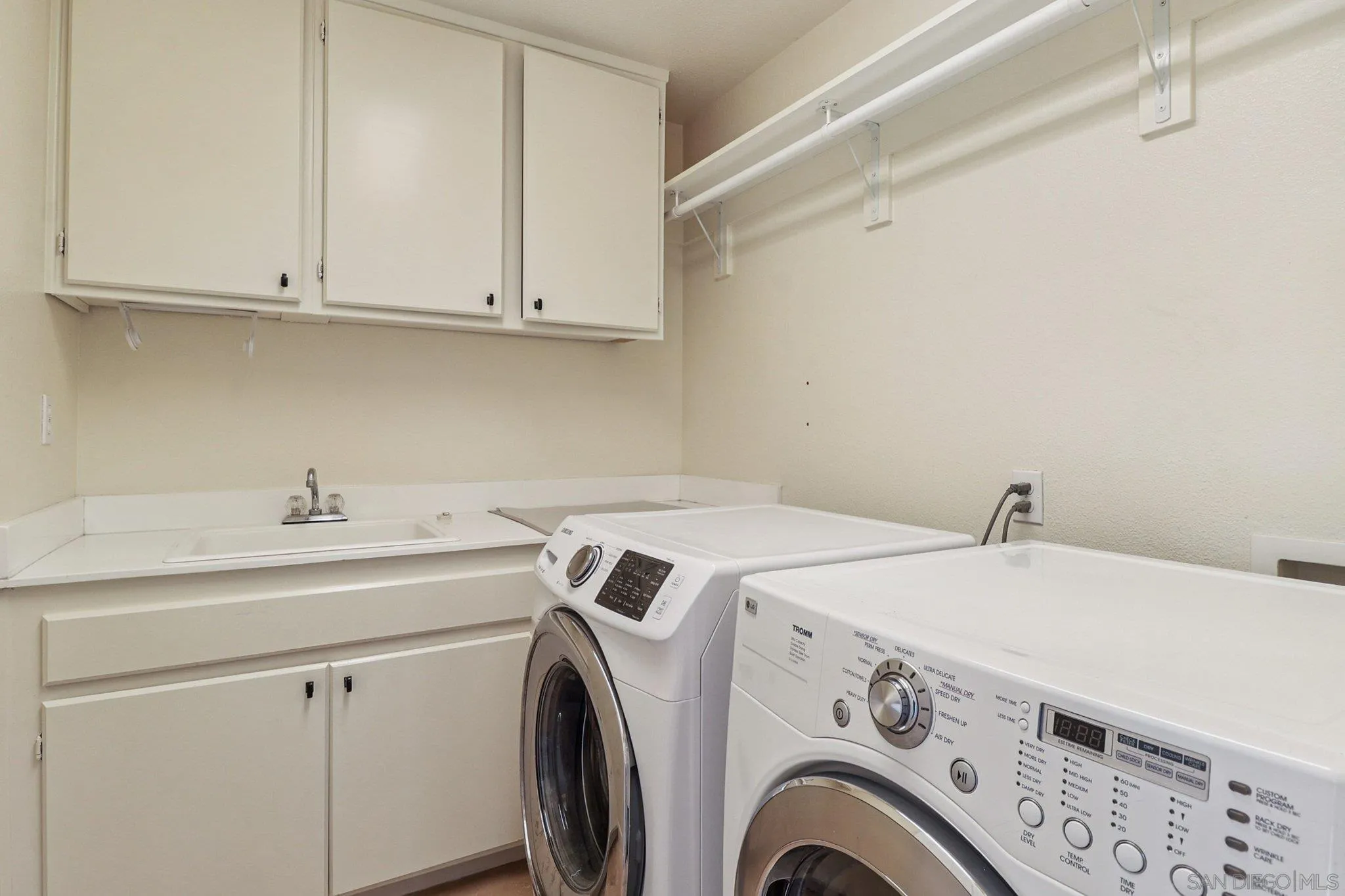 https://cdn.realtyfeed.com/cdn/127/260008350/ca5a97c66f8207b68dbc69210d66ec73.webp