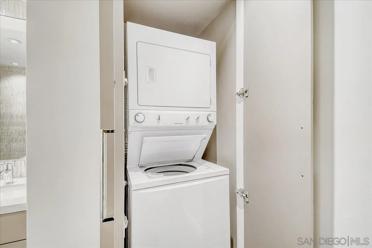 Photo #24: 260008351 Listing: Photo #24