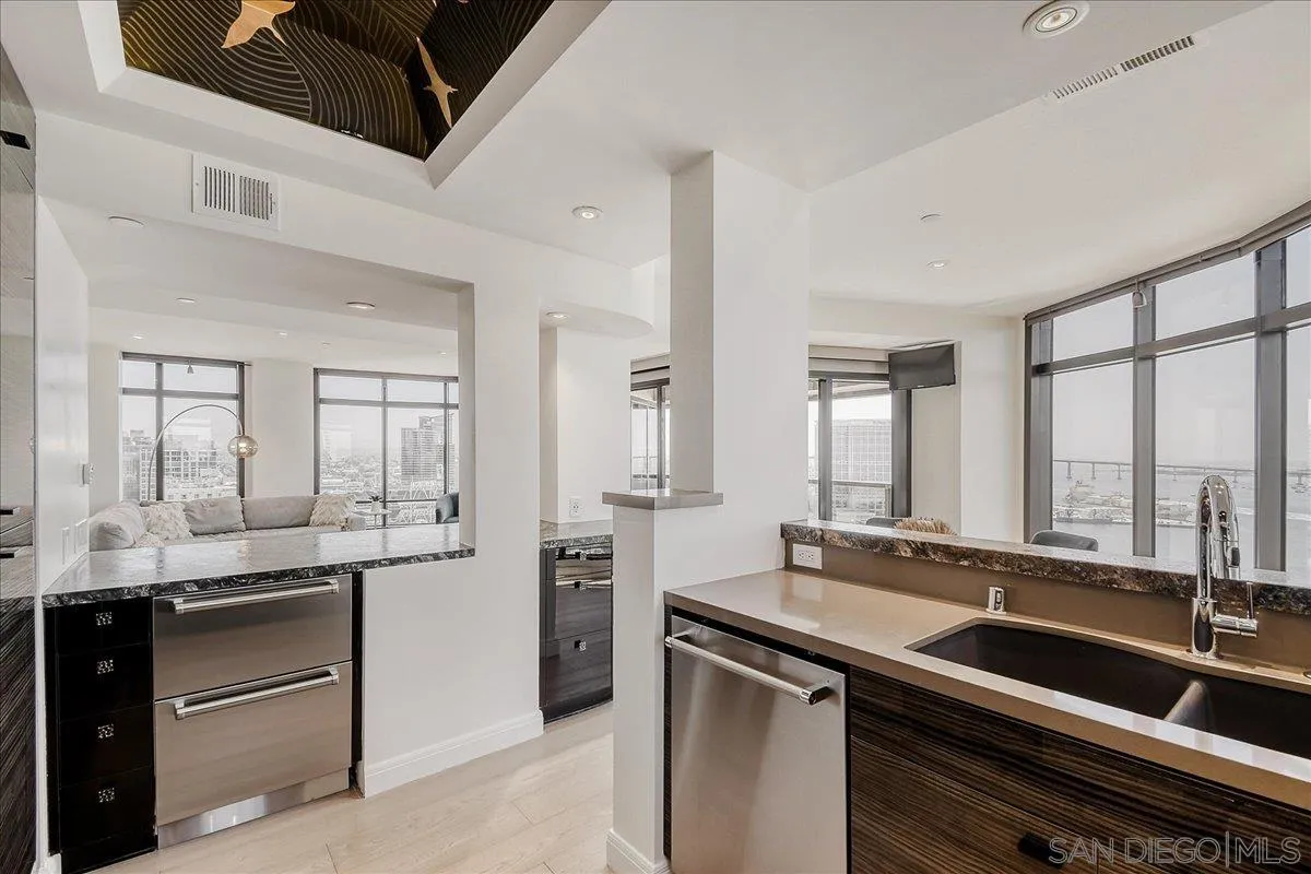 Photo #12: 260008351 Listing: Photo #12