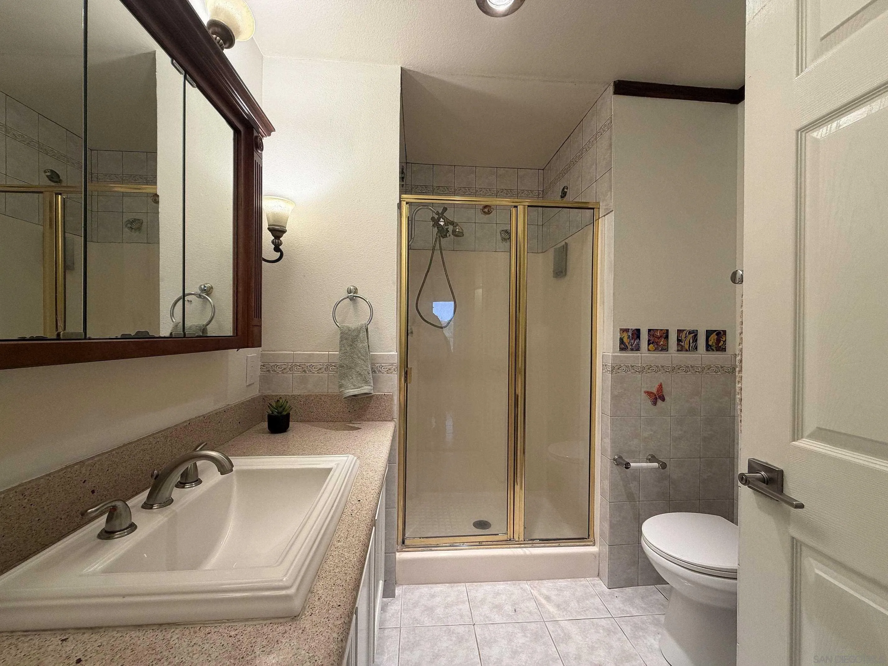 https://cdn.realtyfeed.com/cdn/127/260008355/2d53718a82ff1d421cc49d574467fa53.webp