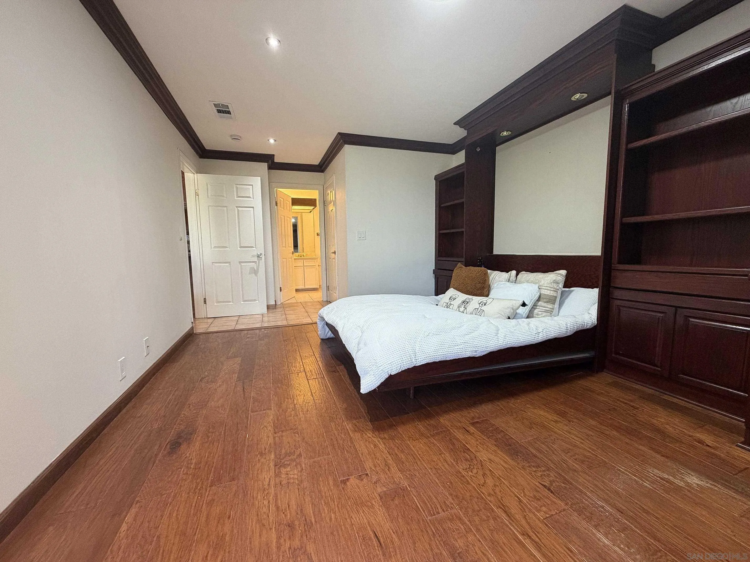 https://cdn.realtyfeed.com/cdn/127/260008355/4ae0bd81a789d8867d21f6616e9d839e.webp