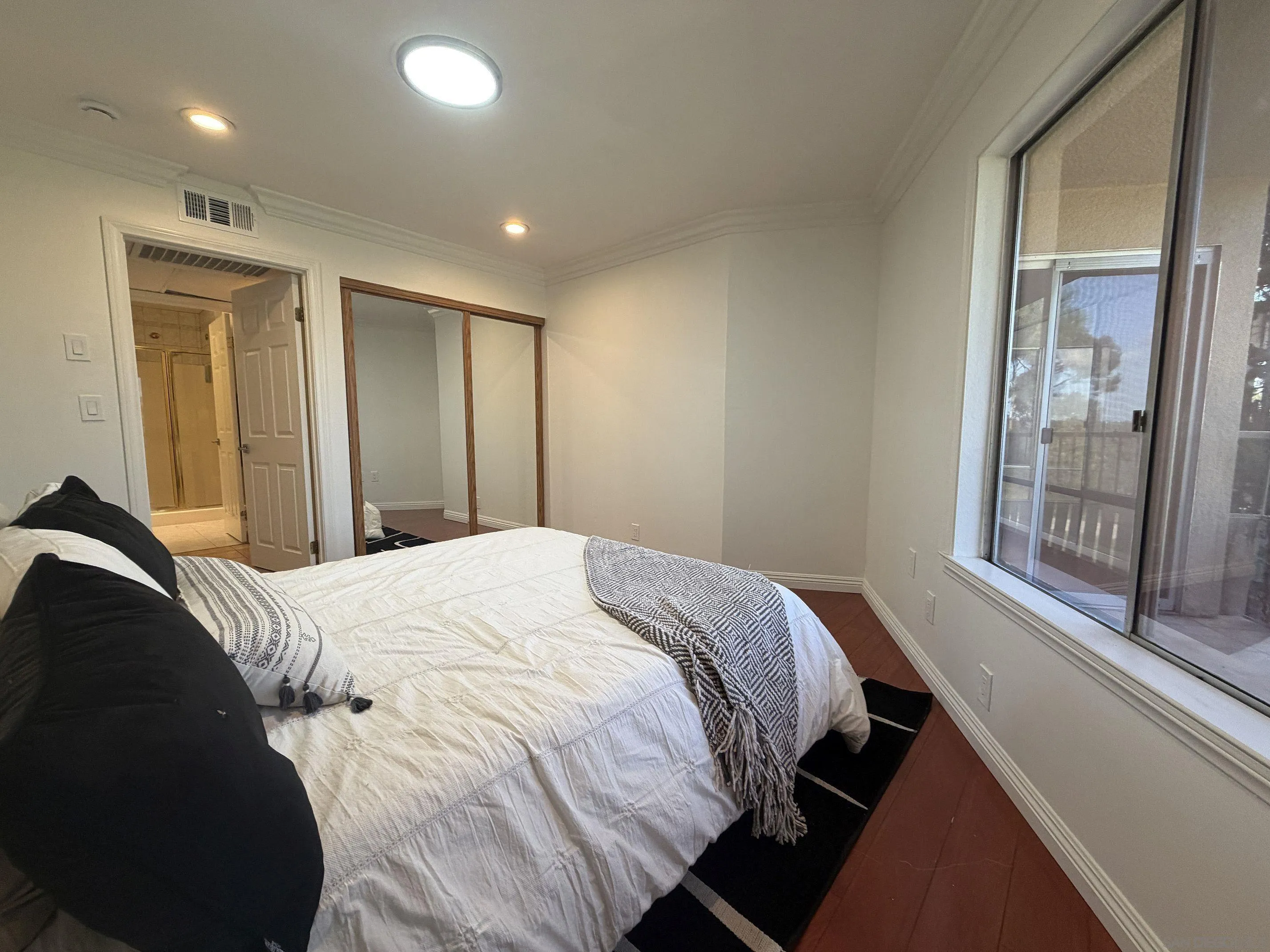 https://cdn.realtyfeed.com/cdn/127/260008355/99f956c39513eee3317075fa89f36895.webp