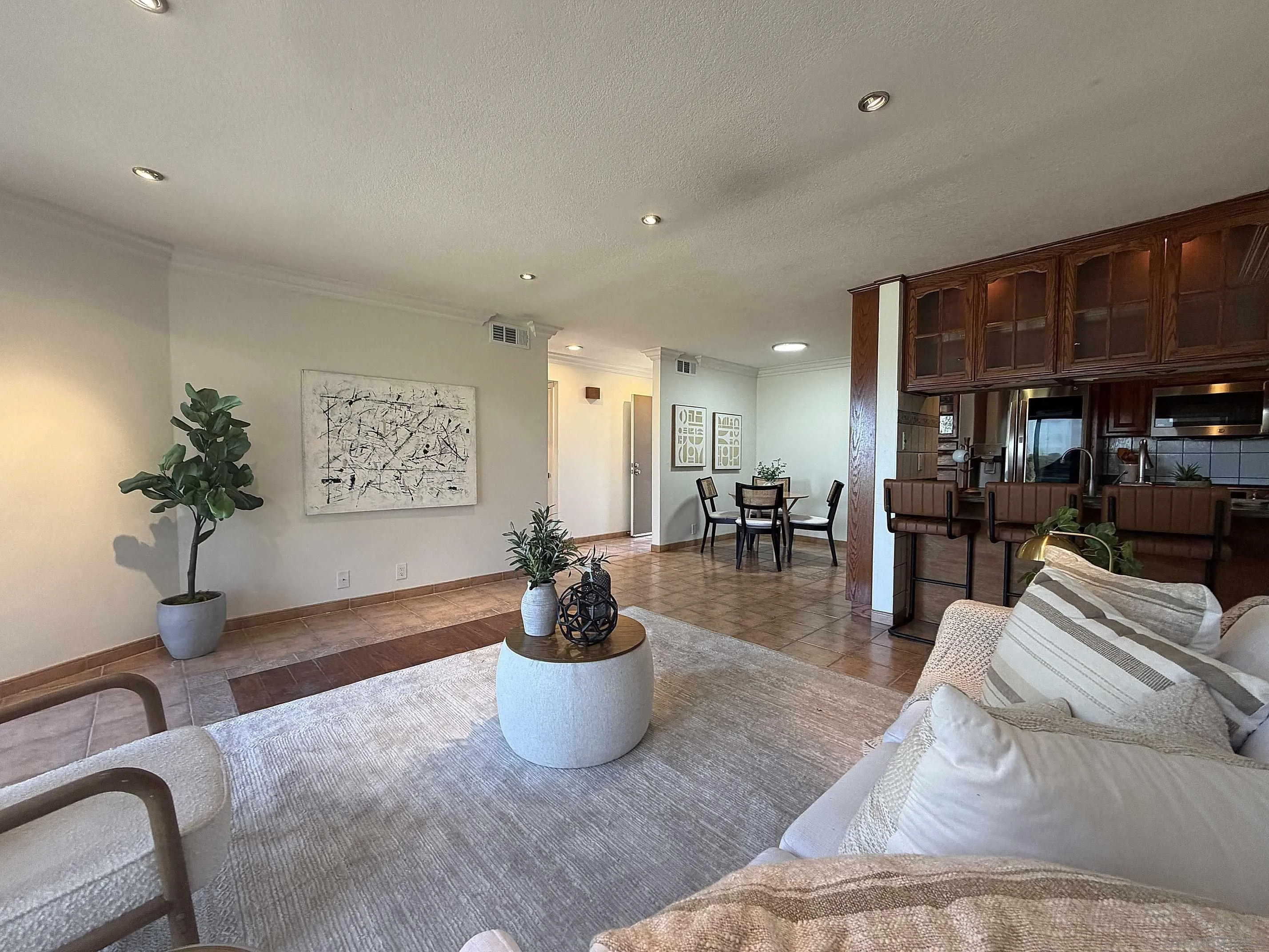 https://cdn.realtyfeed.com/cdn/127/260008355/c98e61af71abb5726c1637b47aed6aa7.webp