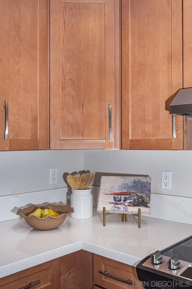 Photo #12: 260008356 Listing: Photo #12