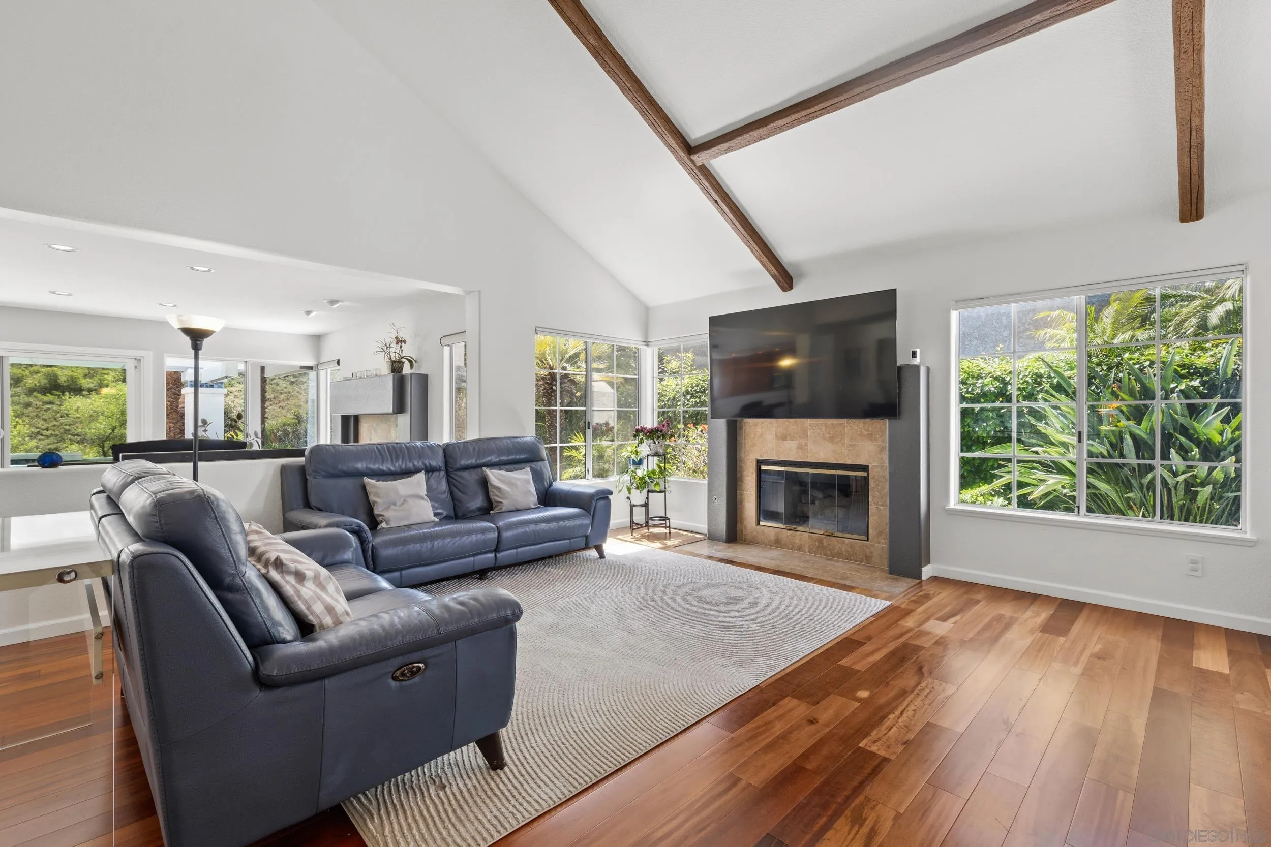https://cdn.realtyfeed.com/cdn/127/260008360/04c4bf31c6005498f368367256cf04fe.webp